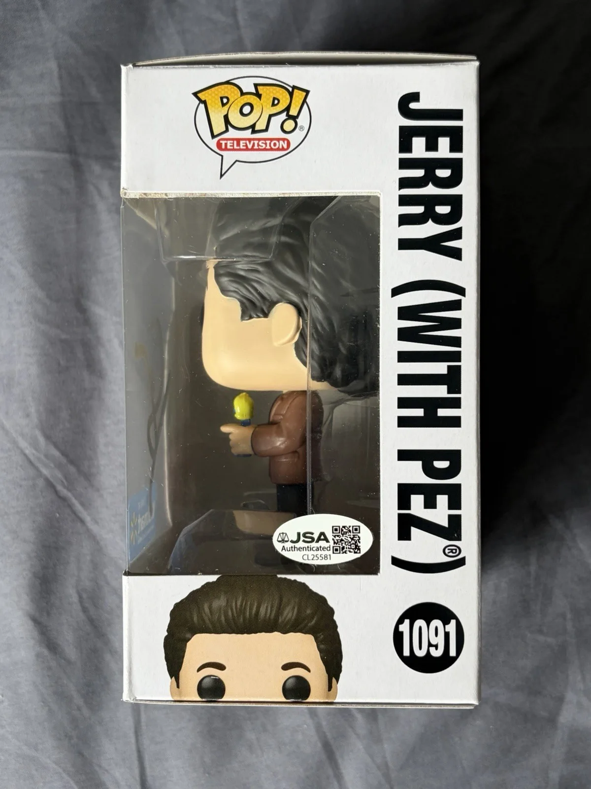 Jerry Seinfeld — Jerry Seinfeld Signed Funko Pop Walmart Jerry With Pez #1091 Autographed JSA COA, image 3