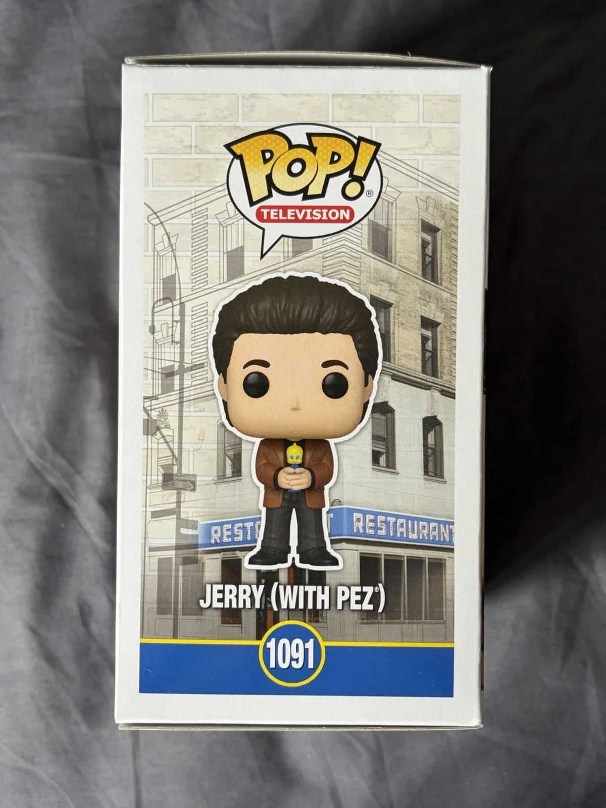Jerry Seinfeld — Jerry Seinfeld Signed Funko Pop Walmart Jerry With Pez #1091 Autographed JSA COA, image 4