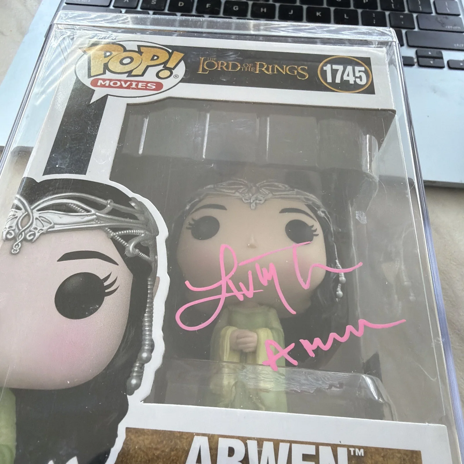 Liv Tyler — Liv Tyler Signed Arwen The Lord of The Rings Funko with CN and Official Pix COA, изображение 5