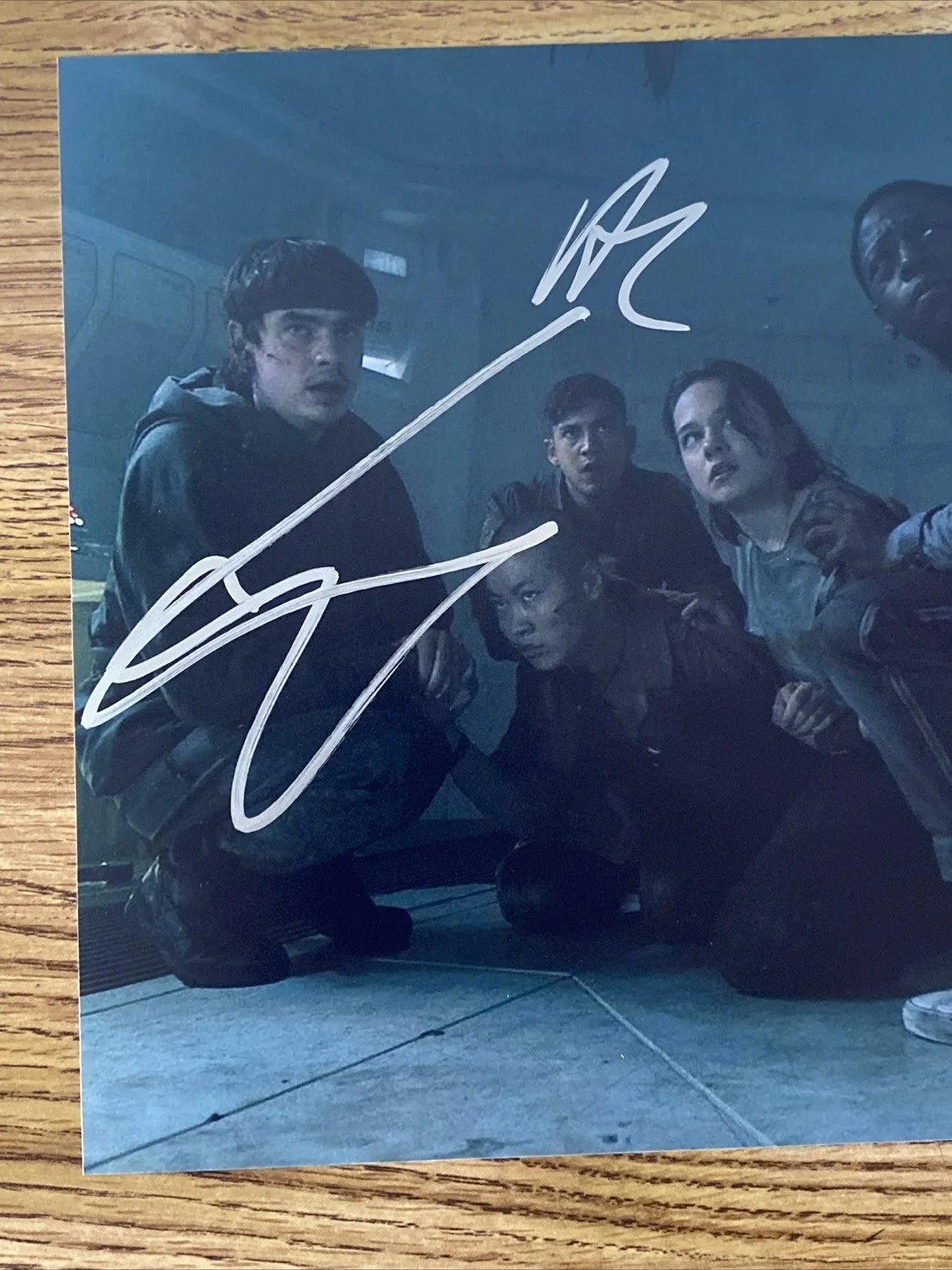 Archie Renaux & Spike Fearn Autographed 8x10 Photo ‘Alien: Romulus’, изображение 2