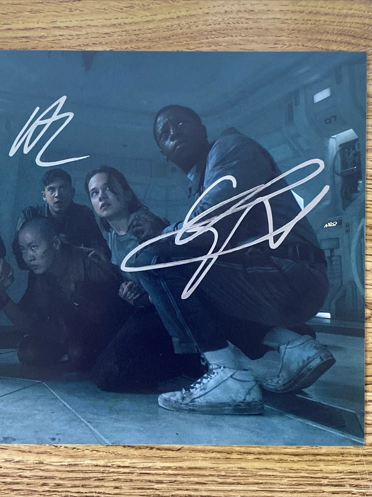 Archie Renaux & Spike Fearn Autographed 8x10 Photo ‘Alien: Romulus’, изображение 2