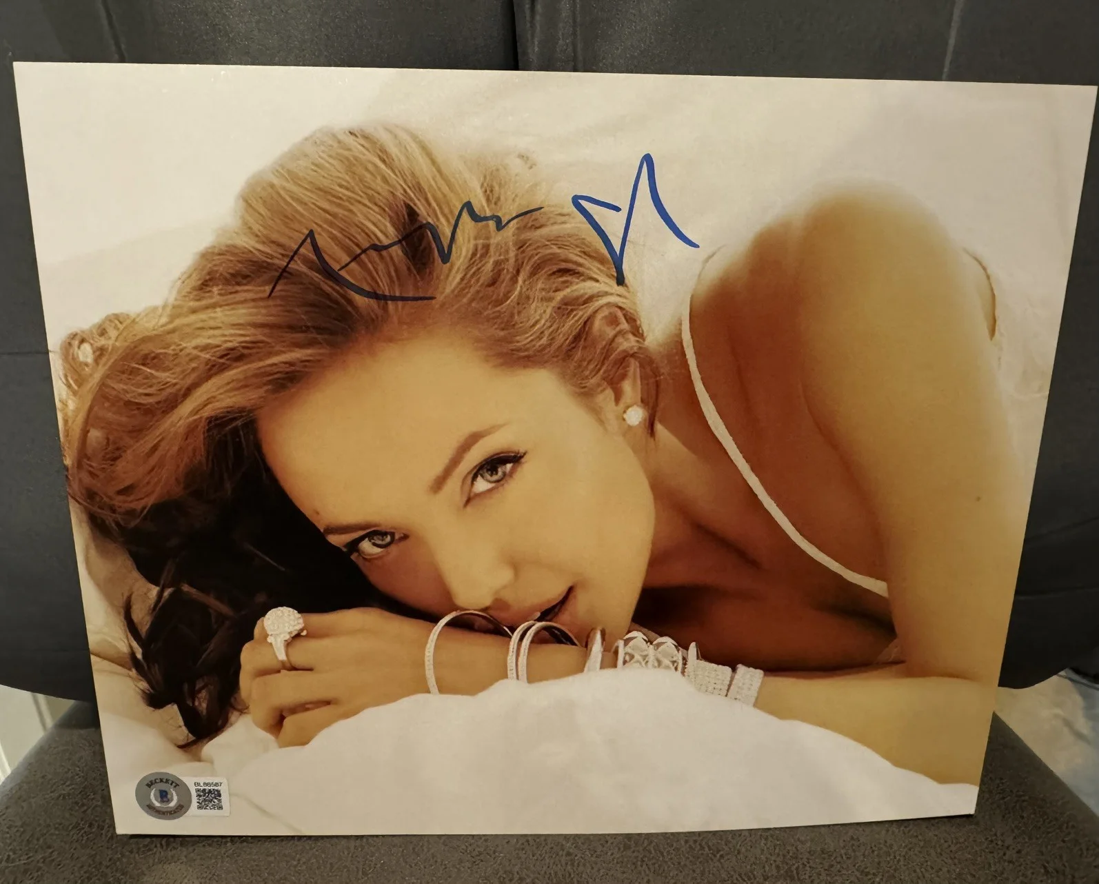 Angelina Jolie — Angelina Jolie Signed Autographed 8x10 Photo BAS COA Beckett Authentic