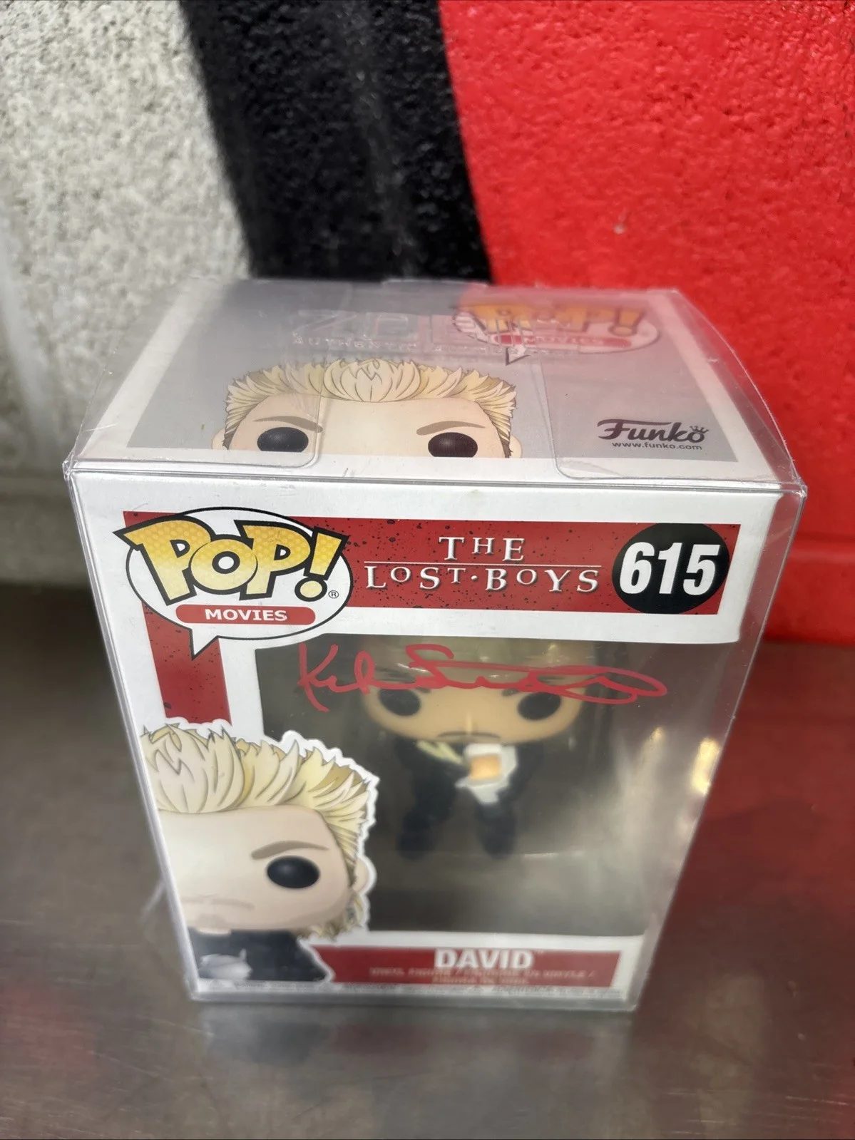 Kiefer Sutherland — Kiefer Sutherland Signed Funko Pop David The Lost Boys Autograph JSA COA, изображение 2