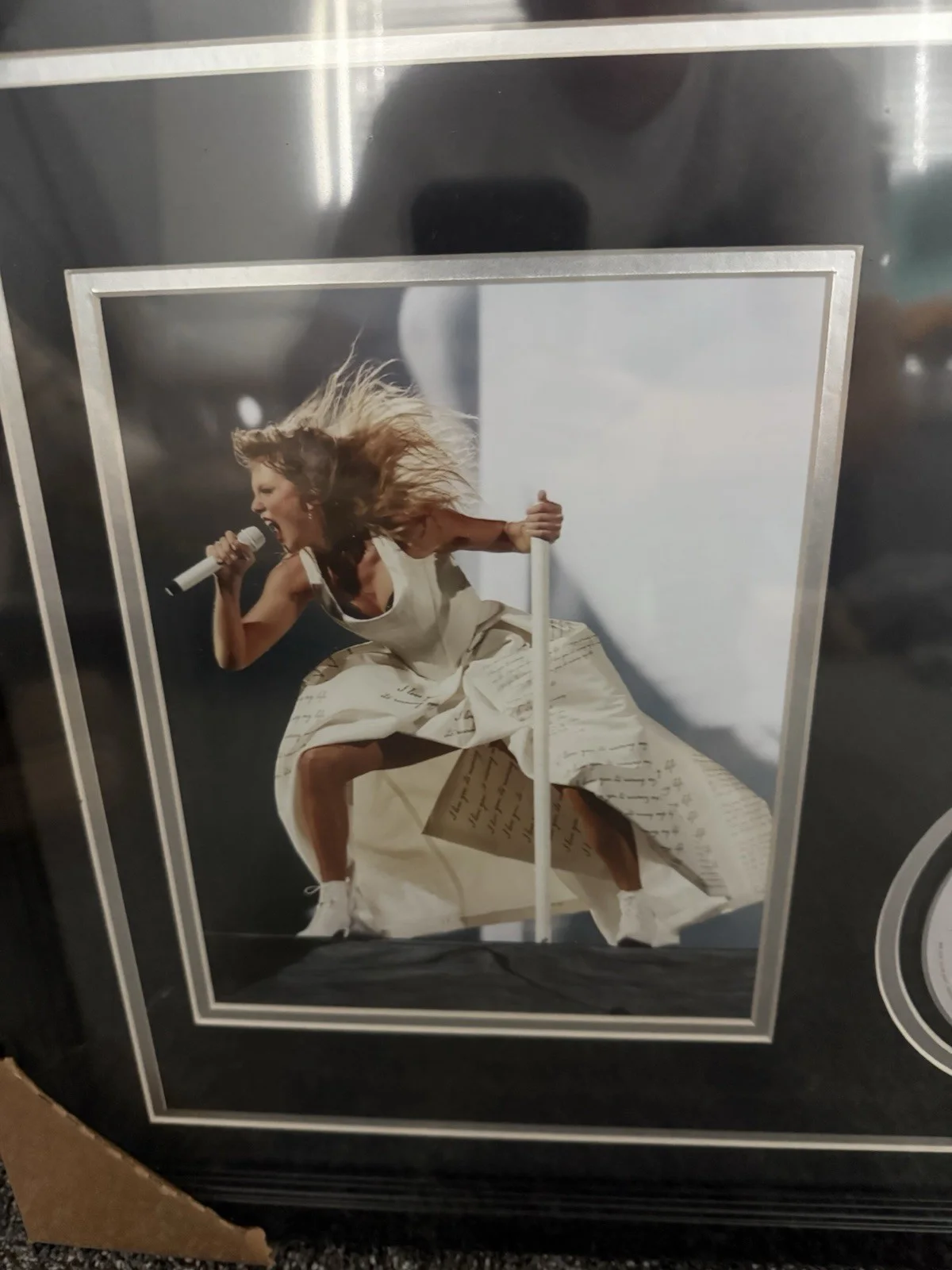 Framed Original Taylor swift Autographed CD & Booklet Display with JSA, image 3