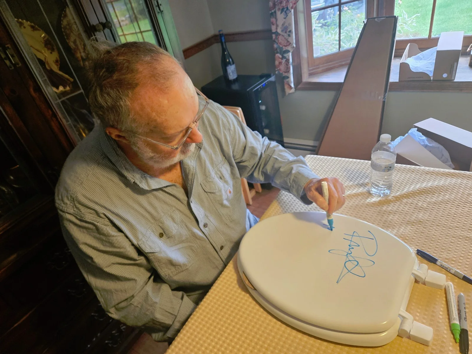 Randy Quaid — Christmas Vacation Randy Quaid signed toilet Seat Shi%$ Full added JSA Certified, image 5