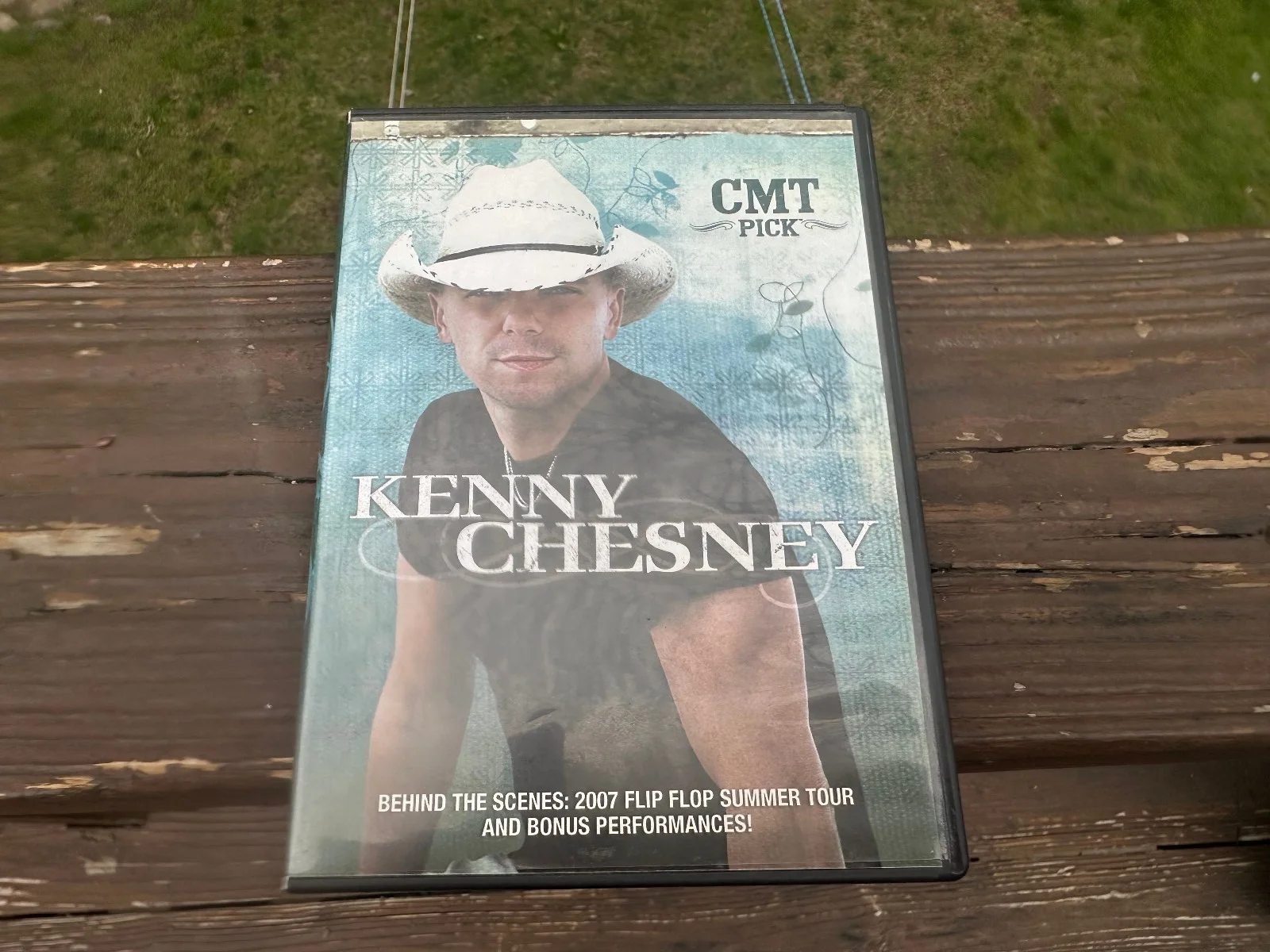 Kenny Chesney Collection Signed book, tour glass and DVD, image 4