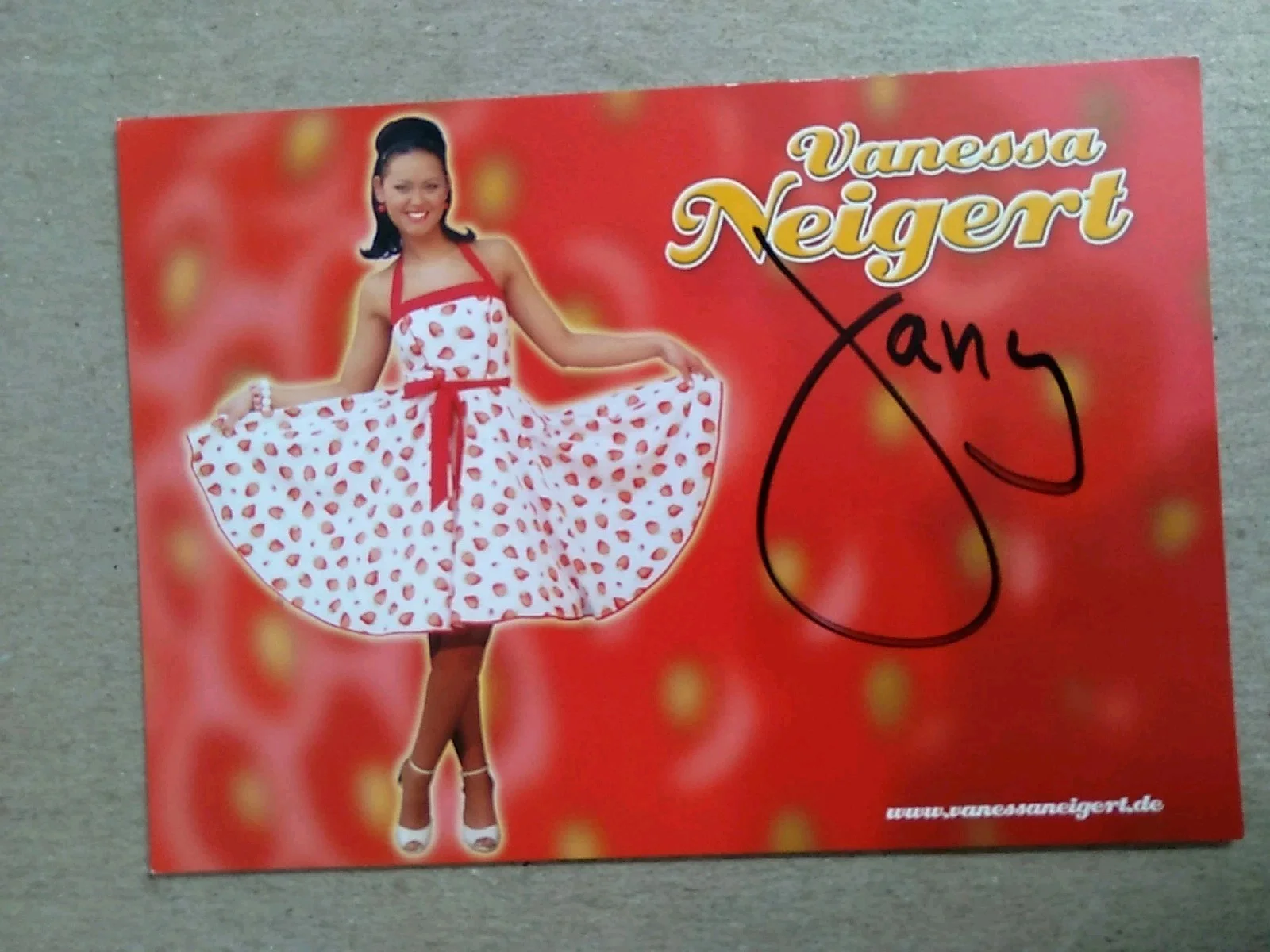 Vanessa Neigert German Singer Autographed 6x4 Flyer Signed, image 2