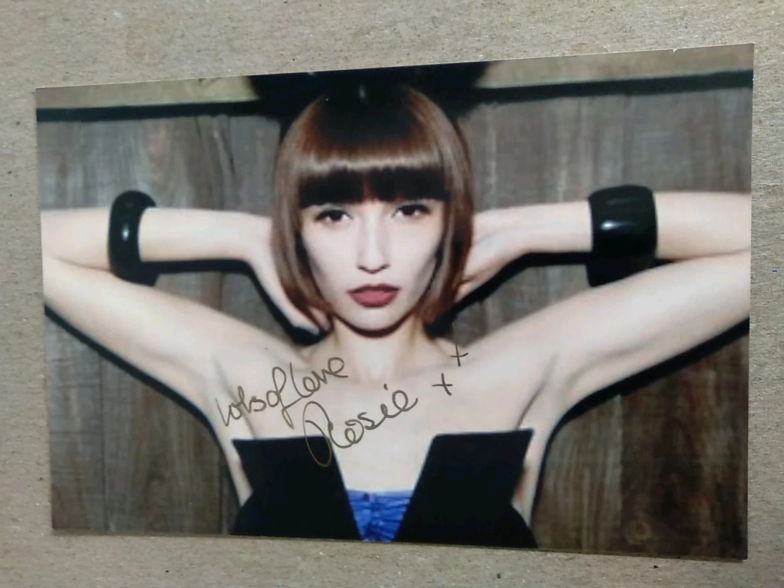 Rosie Vanier British Singer Autographed 6x4 Photo Signed, изображение 2