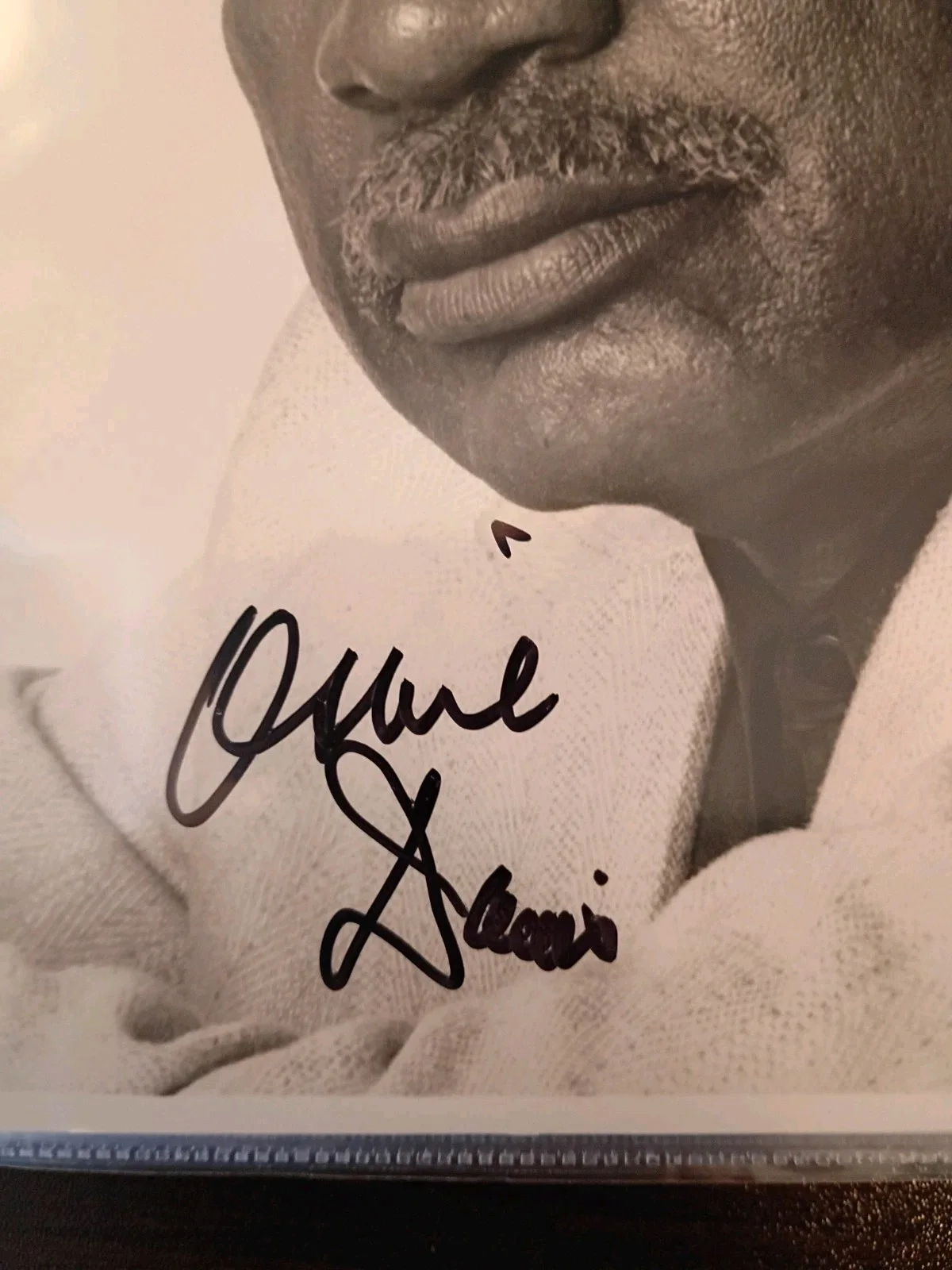 Ossie Davis — OSSIE DAVIS Signed Autographed 8x10 Photo..Acting LEGEND (d.2005), image 2
