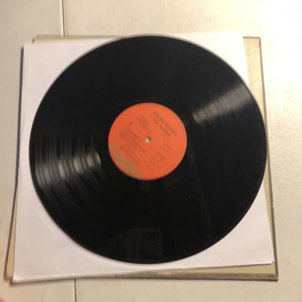 Helen Reddy I am woman vinyl record, изображение 4