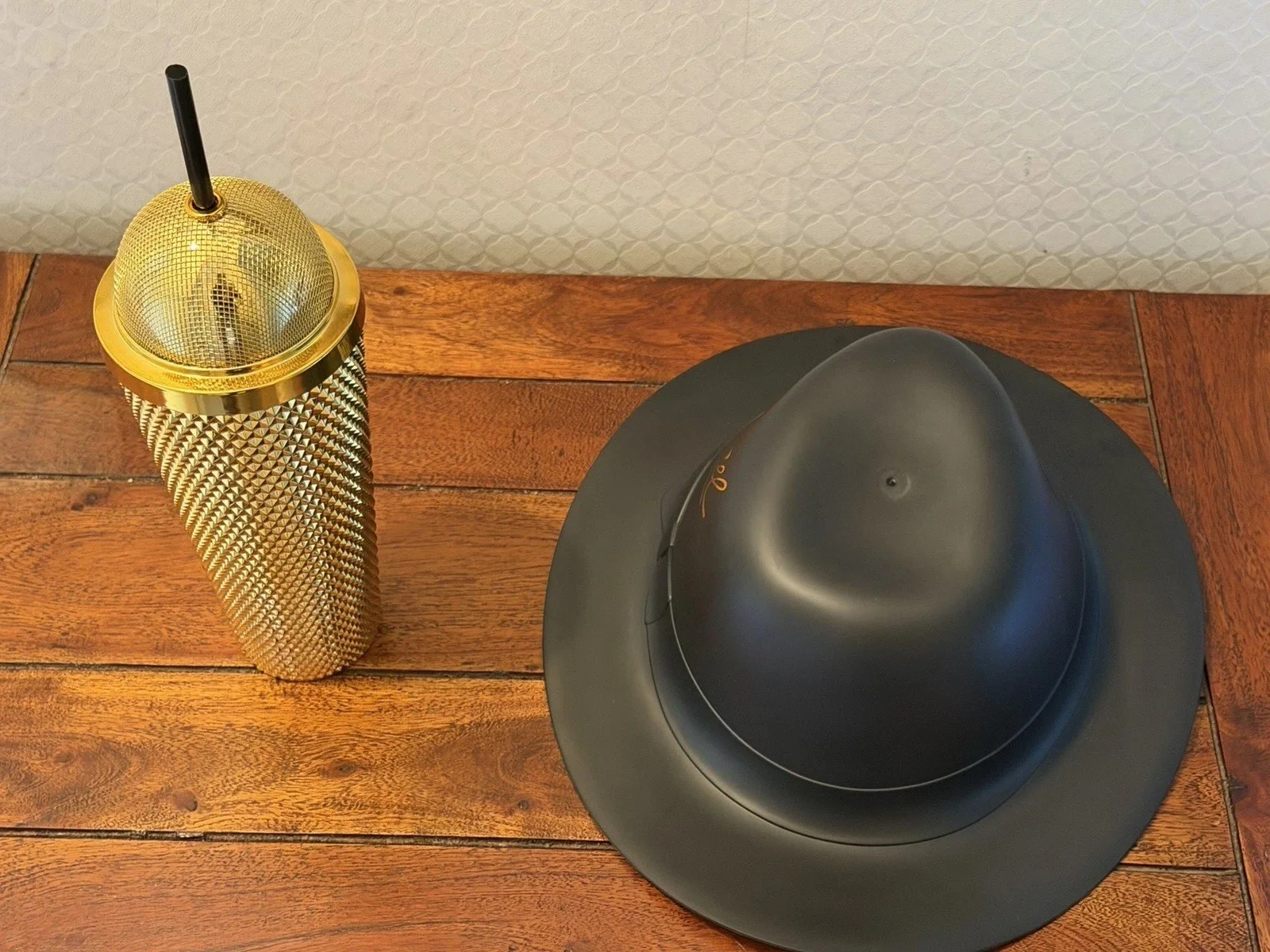 Michael Jackson Movie 2026 Popcorn Bucket Hat & Gold Microphone Cup Odeon Cinema, изображение 2