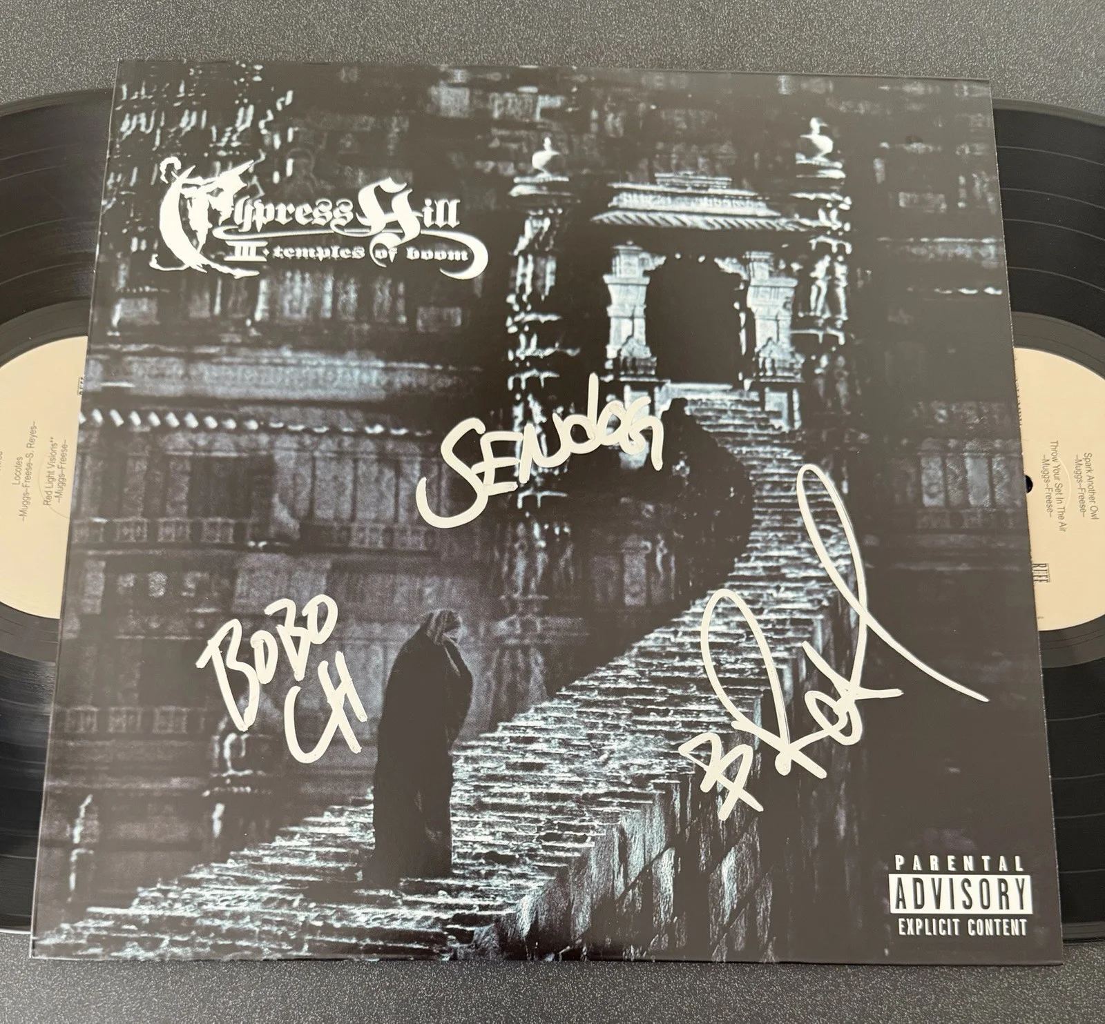 B-REAL, SEN DOG & ERIC BOBO SIGNED CYPRESS HILL TEMPLES OF BOOM VINYL LP JSA COA, изображение 2