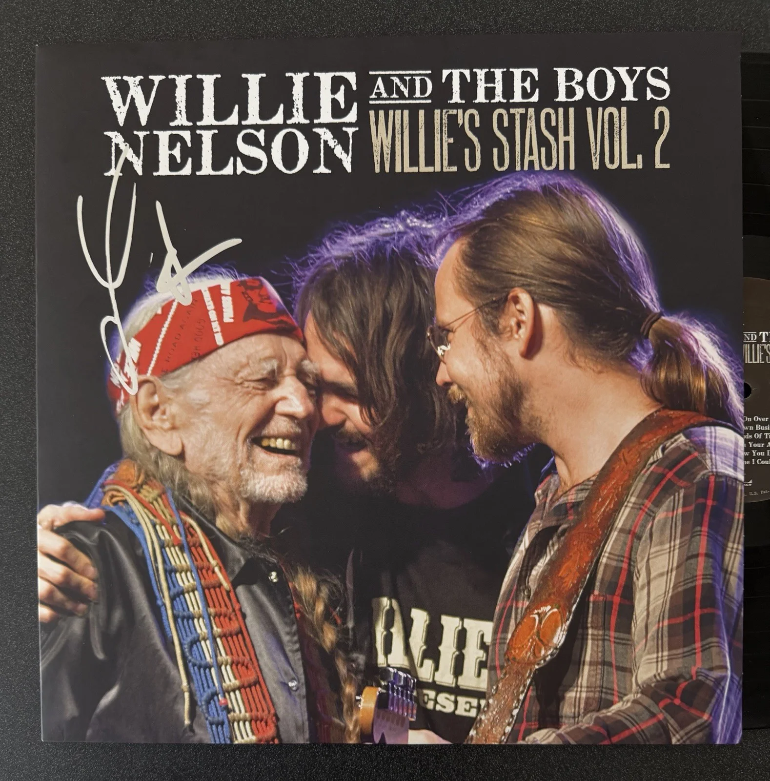 LUKAS NELSON SIGNED WILLIE NELSON & THE BOYS: WILLIE’S STASH 2 VINYL LP JSA COA, изображение 2