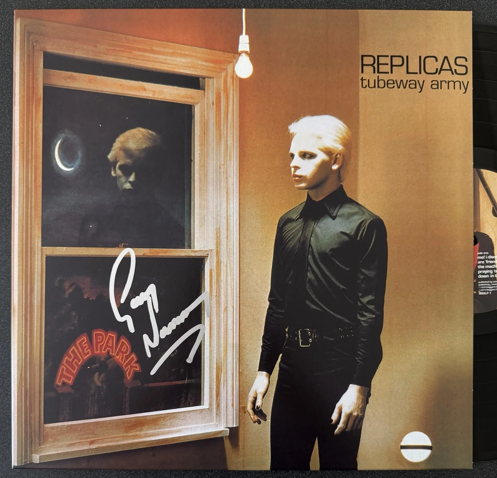 GARY NUMAN SIGNED ‘REPLICAS’ VINYL RECORD ALBUM LP JSA COA, image 2