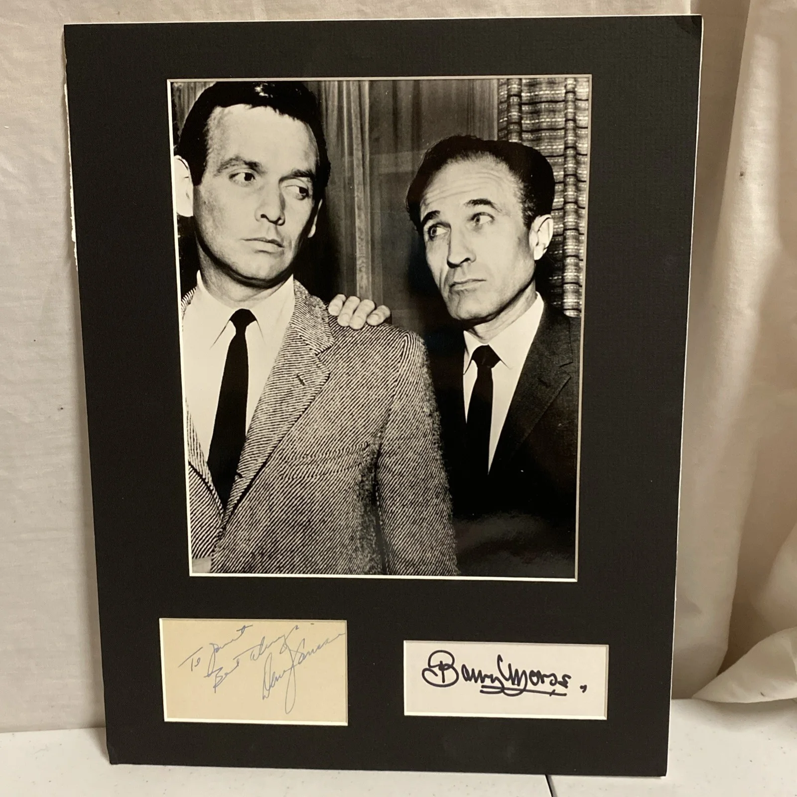 David Janssen and Barry Morse — THE FUGITIVE TV SHOW Cast Autograph Display SIGNED DAVID JANSSEN BARRY MORSE COA