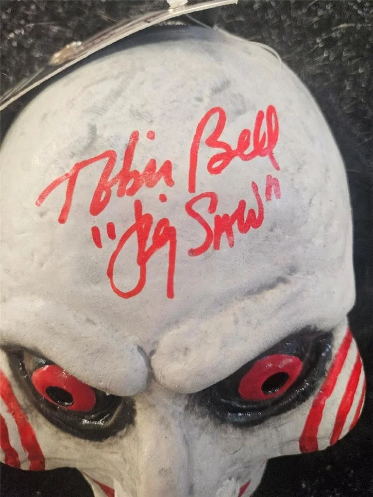 TOBIN BELL — TOBIN BELL HAND SIGNED AUTOGRAPHED BILLY PUPPET MASK INSCRIBED "JIG SAW" W/ COA, image 2