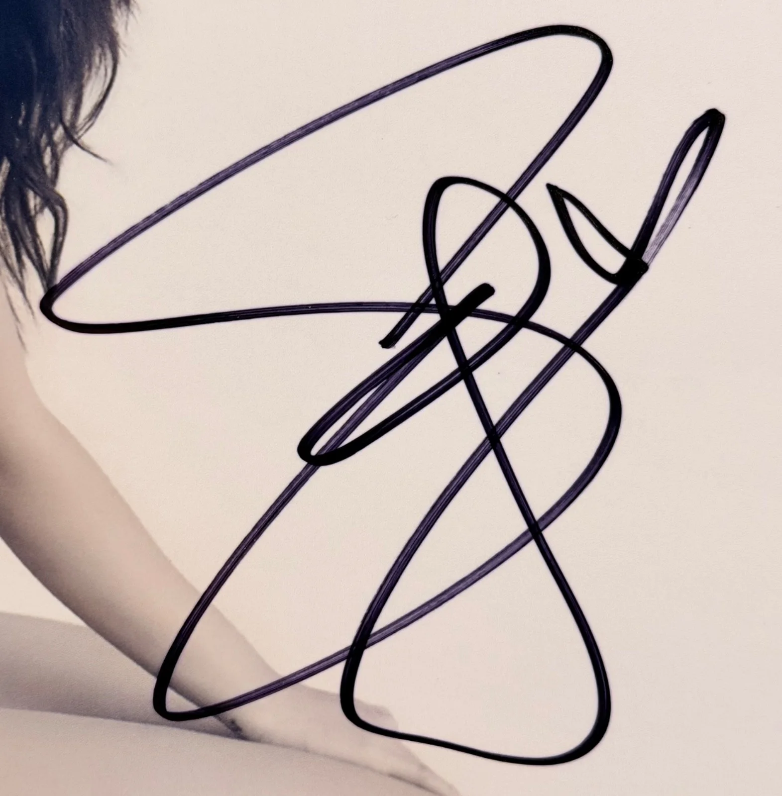 Selena Gomez — Selena Gomez Signed Autograph 8.5x11 Photo Certified Entertainment Memorabilia, изображение 2