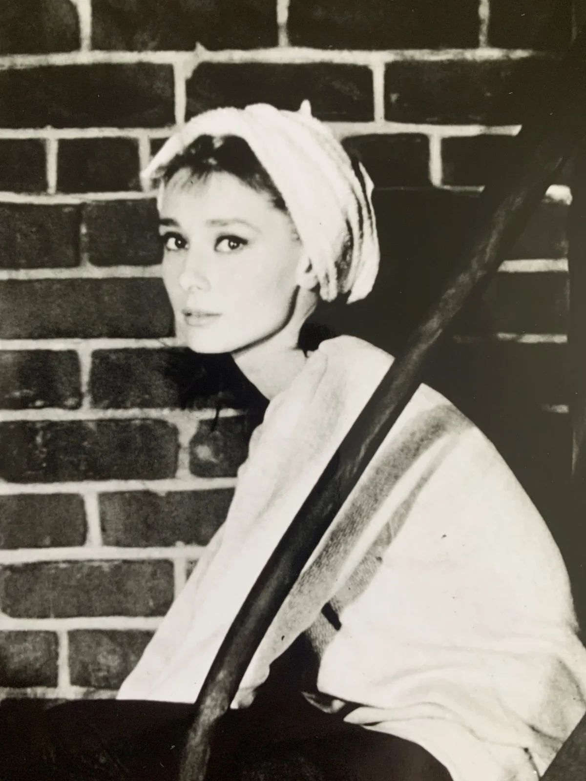 Audrey Hepburn Breakfast at Tiffany's 1961 Holly Golightly Press Photo 8x10, image 2