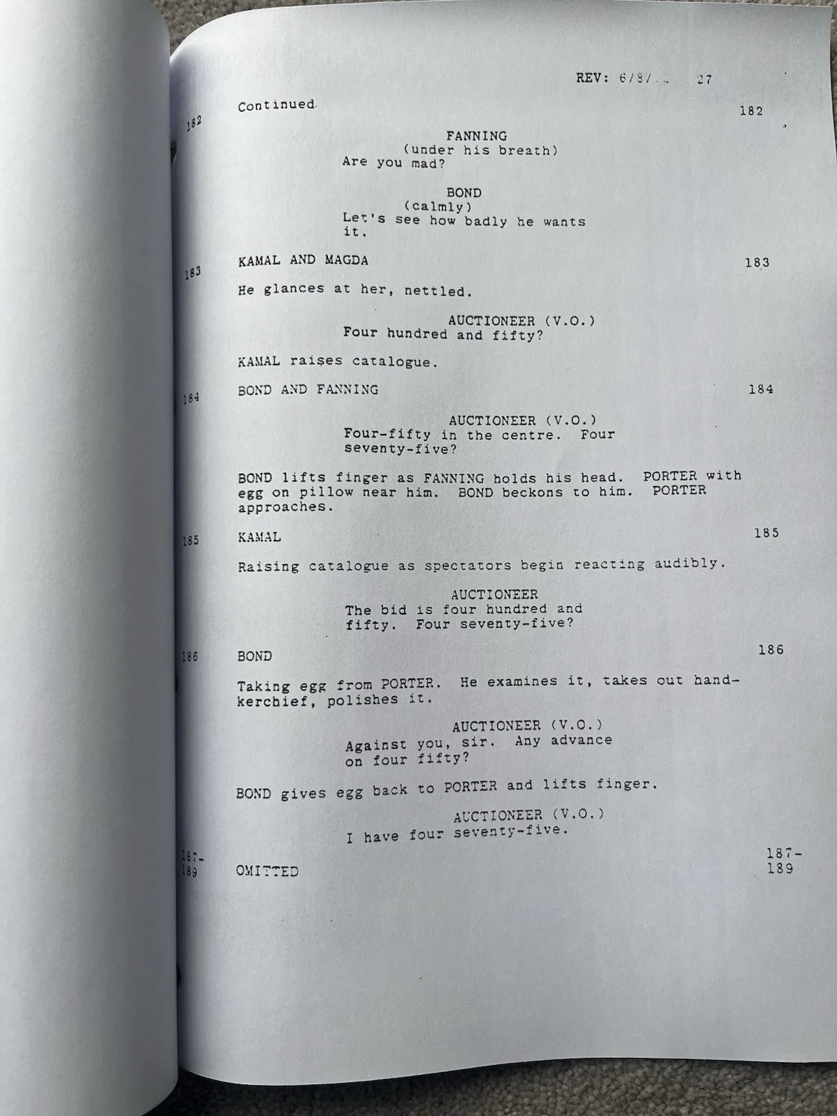 Octopussy Film Script. James Bond, Roger Moore, Maud Adams, Louis Jourdan., изображение 2