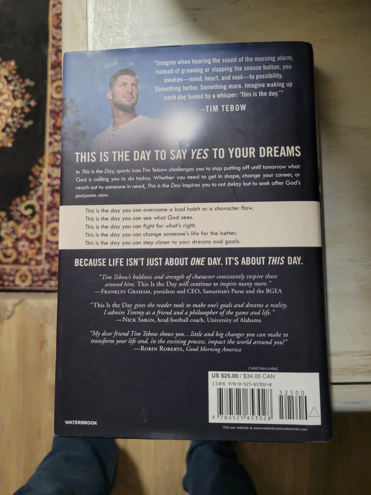 TIM TEBOW SIGNED THIS IS THE DAY BOOK BARNES AND NOBLE BLACK FRIDAY, image 3