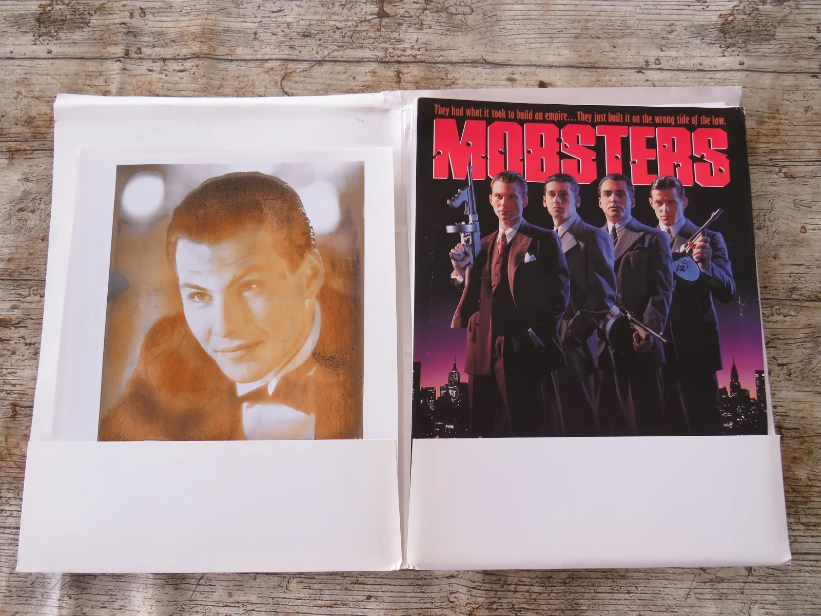 MOBSTERS ORIGINAL 1991 CINEMA FILM MOVIE PRESS KIT Christian Slater 8 PHOTOS, изображение 2