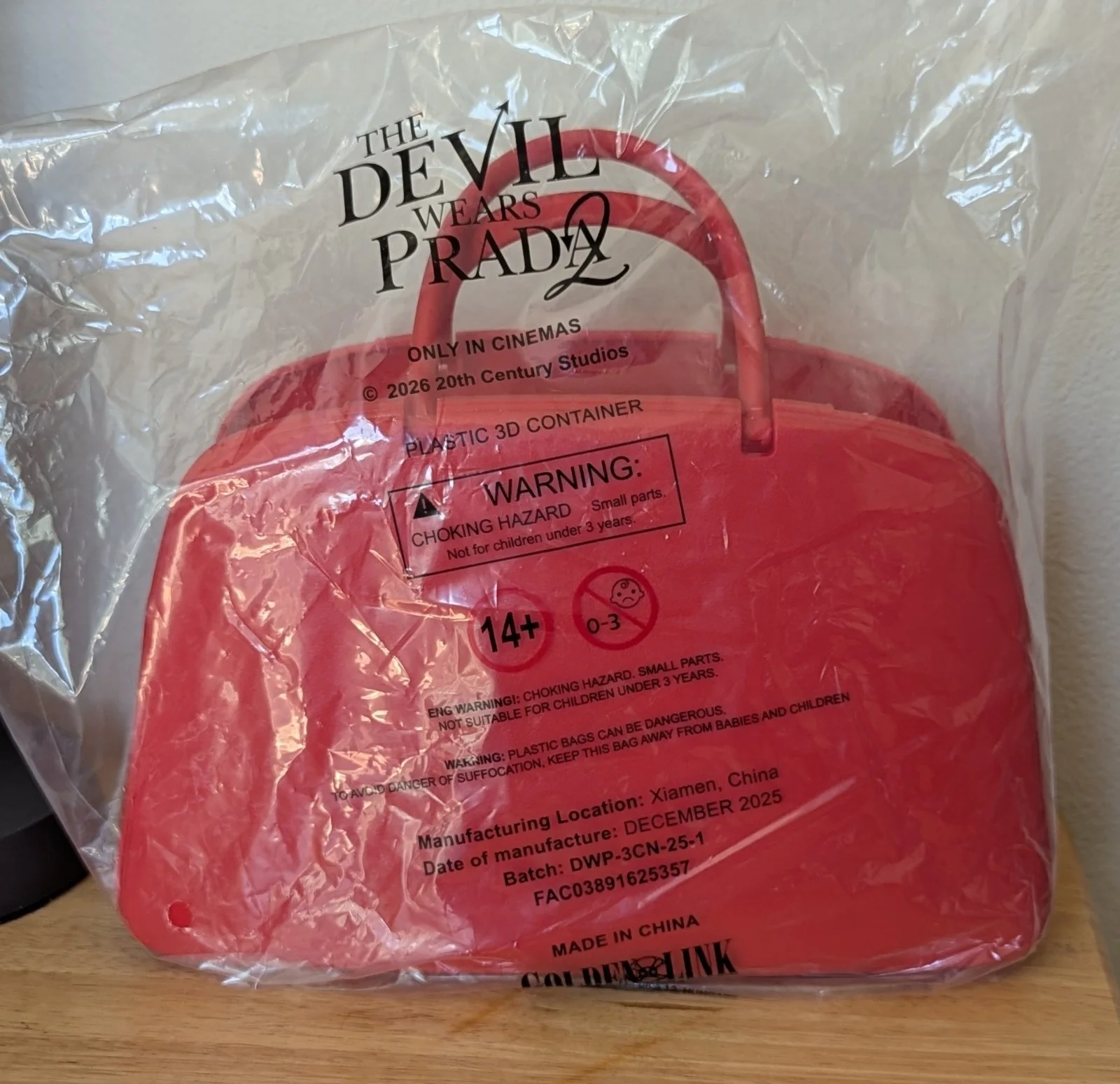 Devil Wears Prada 2 Iconic Handbag Popcorn Bucket, Keyrings, Cup & Straw NEW, изображение 3