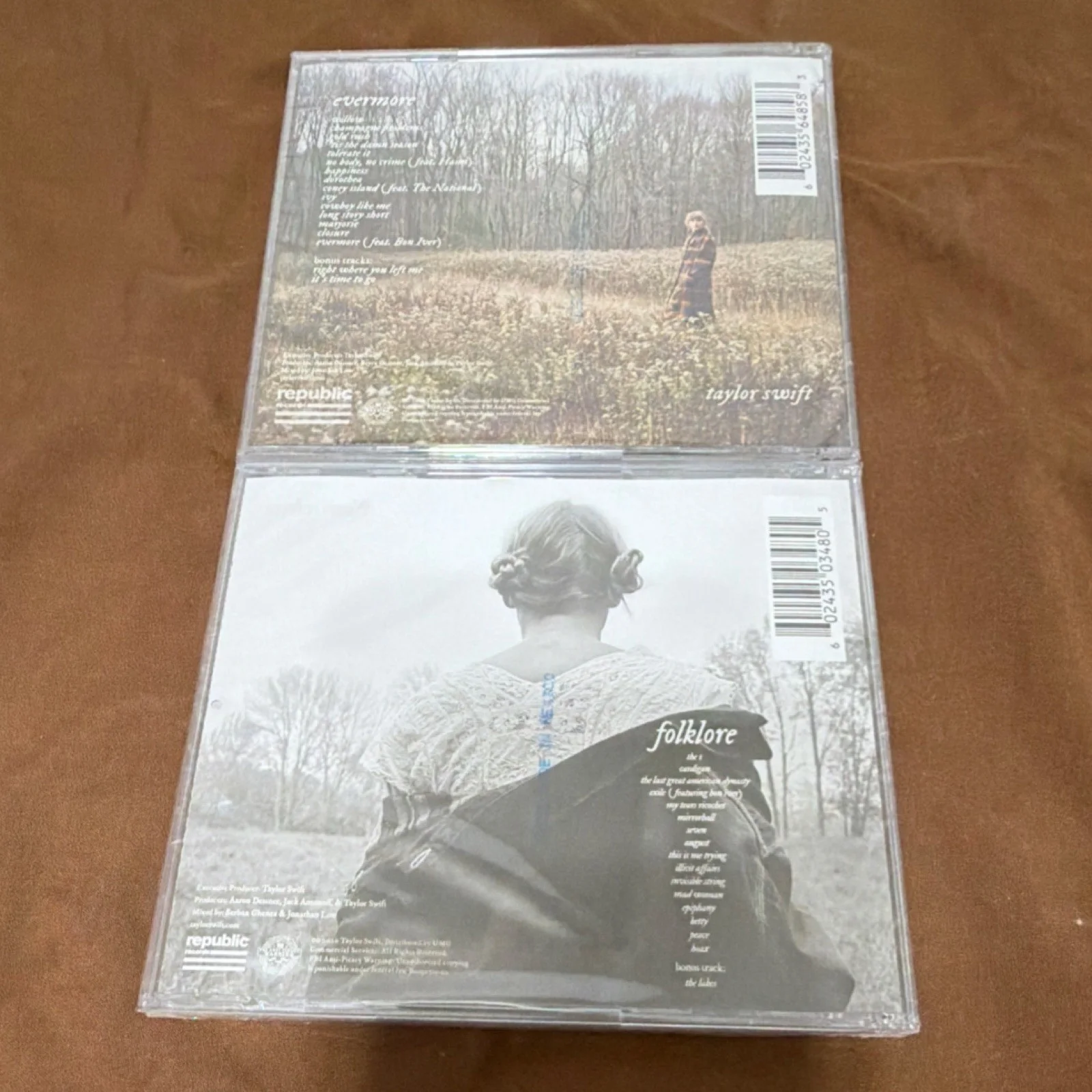 Taylor Swift Evermore & Folklore Signed CD & Booklet Original Music Unopened, image 2