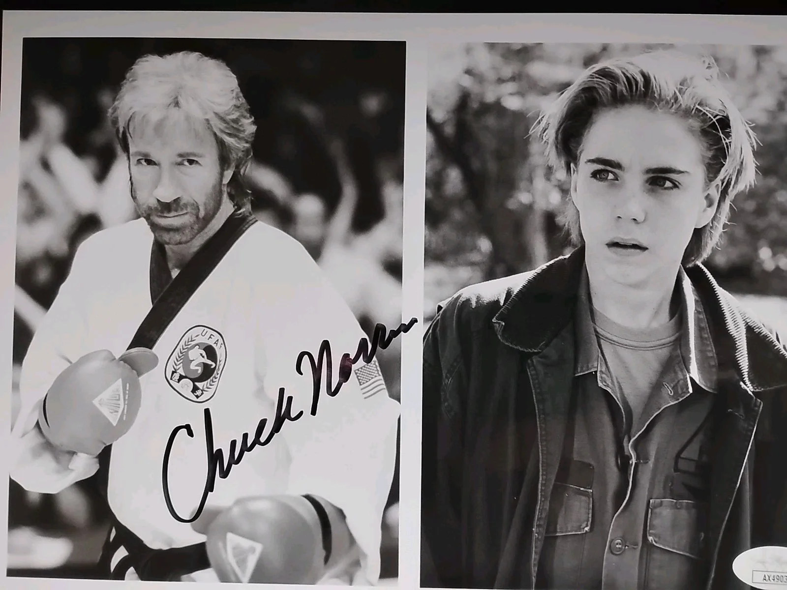 Chuck Norris — Chuck Norris Autographed (JSA COA) -Sidekicks 8x10 Press Photo-Jonathan Brandis, изображение 2