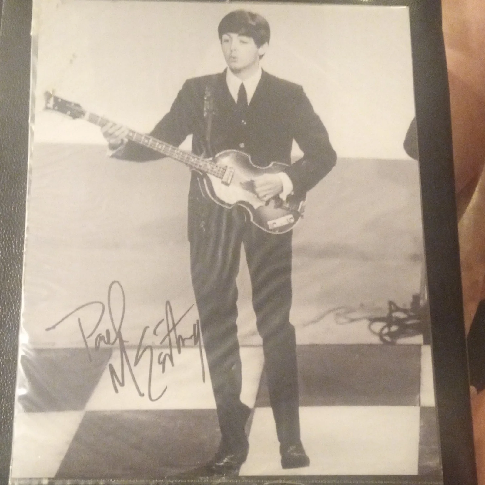 Beatles Autographed Original Black & White Photograph Signed Music Memorabilia, image 2