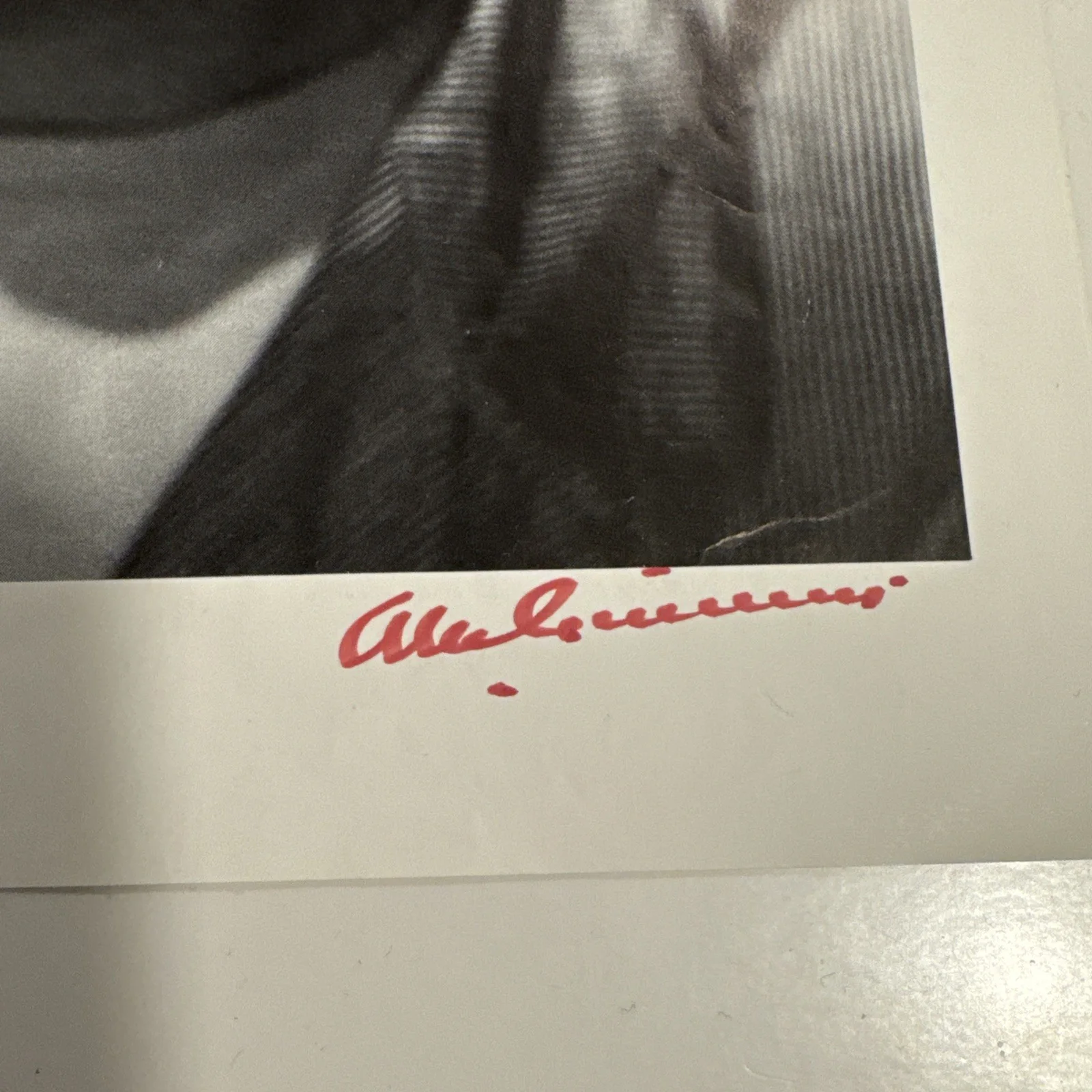 Alec Guinness — ALEC GUINNESS STAR WARS Signed Autograph 8x11 Magazine Page JSA COA The Prisoner, image 2