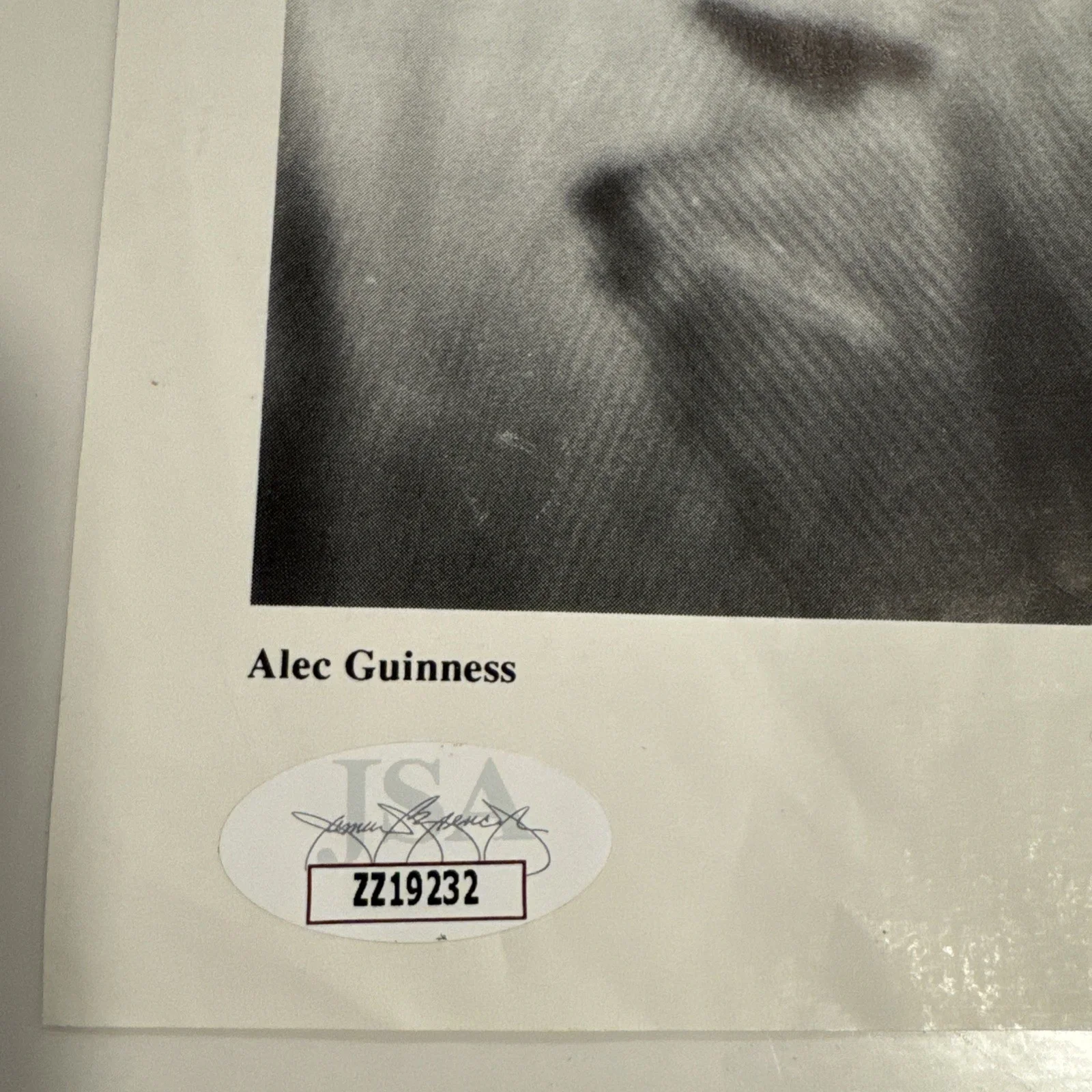 Alec Guinness — ALEC GUINNESS STAR WARS Signed Autograph 8x11 Magazine Page JSA COA The Prisoner, image 3