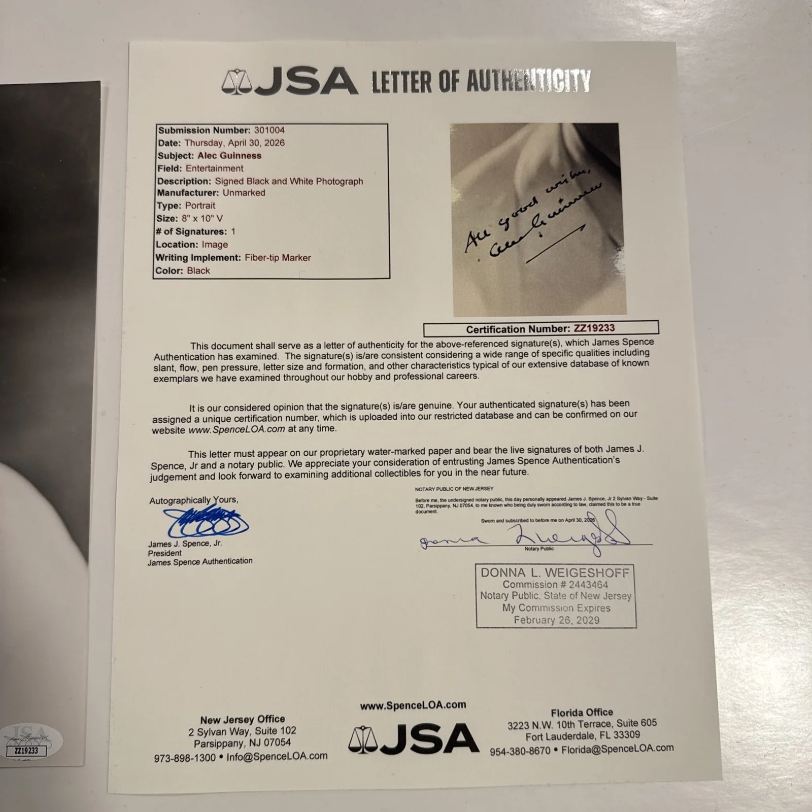 Alec Guinness — ALEC GUINNESS STAR WARS Signed Autograph 10x8 Vintage Glossy Photo JSA COA, image 2
