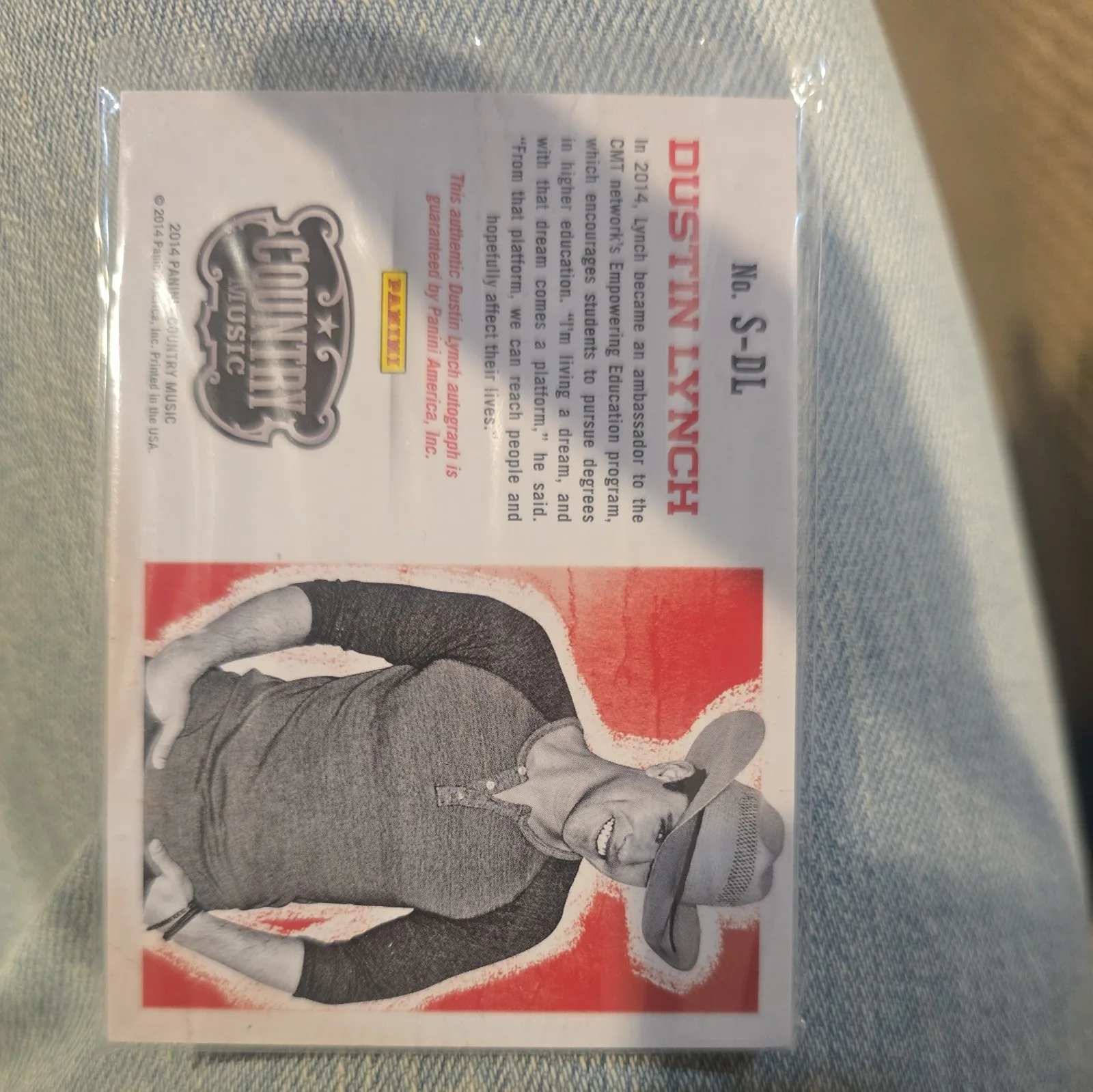 DUSTIN LYNCH 2014 PANINI COUNTRY MUSIC RED AUTO /99 SIGNED CARD, изображение 2