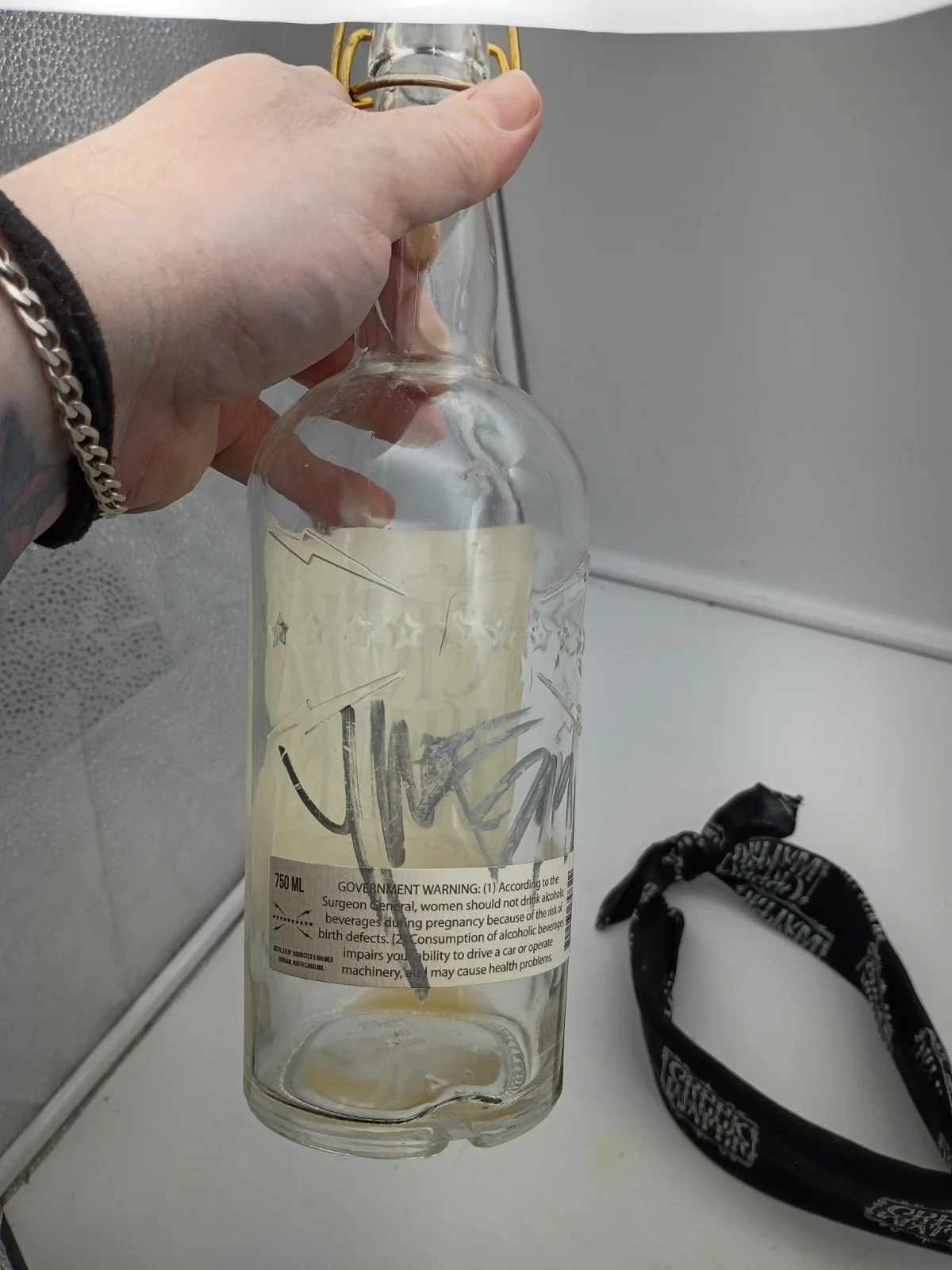 YELAWOLF Signed In Person Autograph 2019 STL Empty Creek Water Bottle & Bandanna, изображение 4