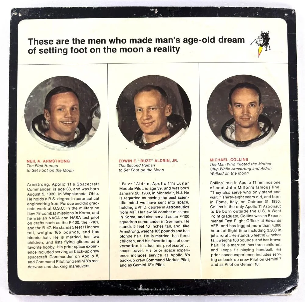 Buzz Aldrin, Neil Armstrong — Buzz Aldrin & Neil Armstrong Signed Autograph Apollo 11 Album Record w/ JSA COA, изображение 2