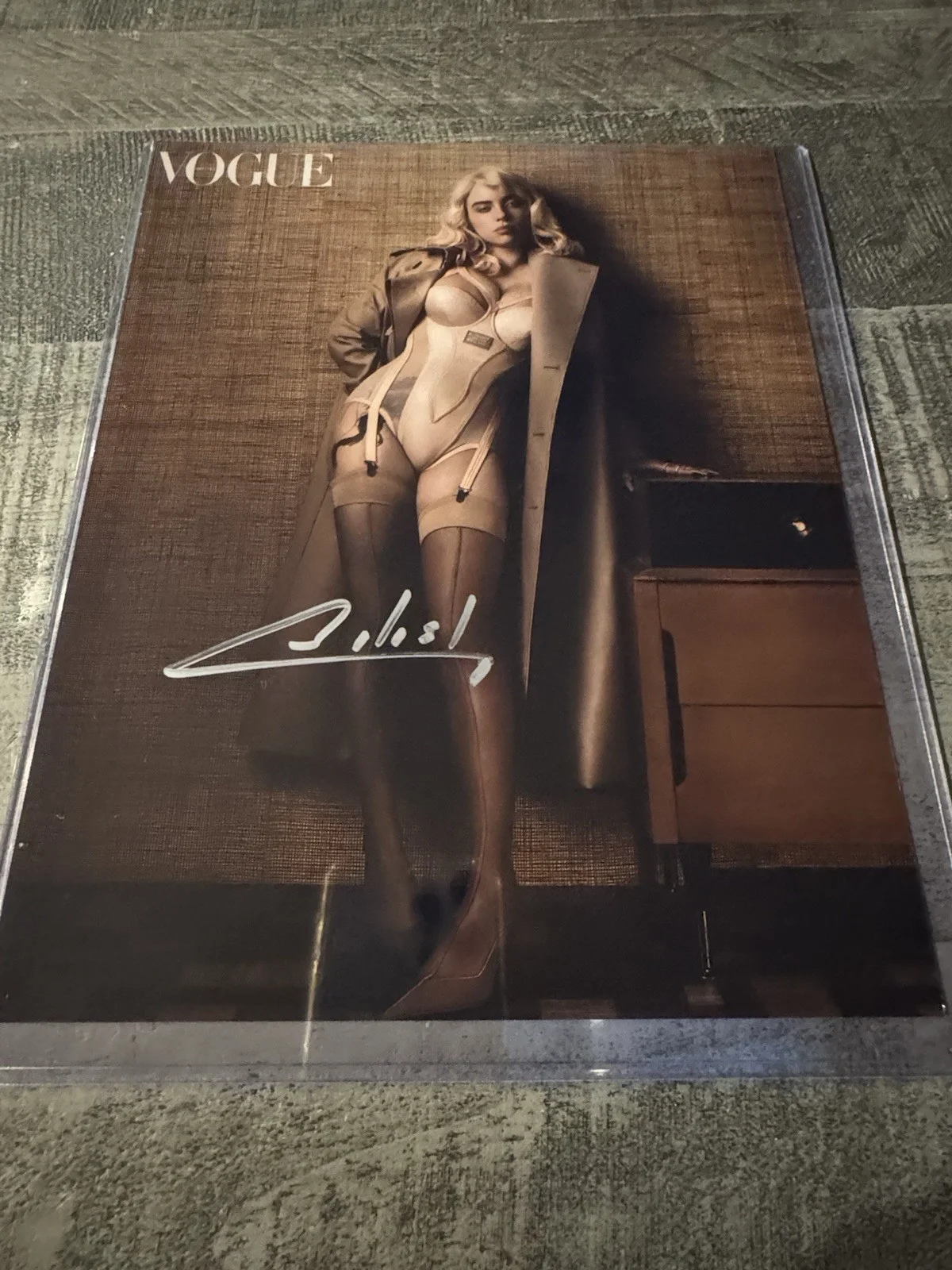 BILLIE EILISH Signed Autographed SEXY 8x10 Photo...MUSIC SUPERSTAR Dual COAs, изображение 3