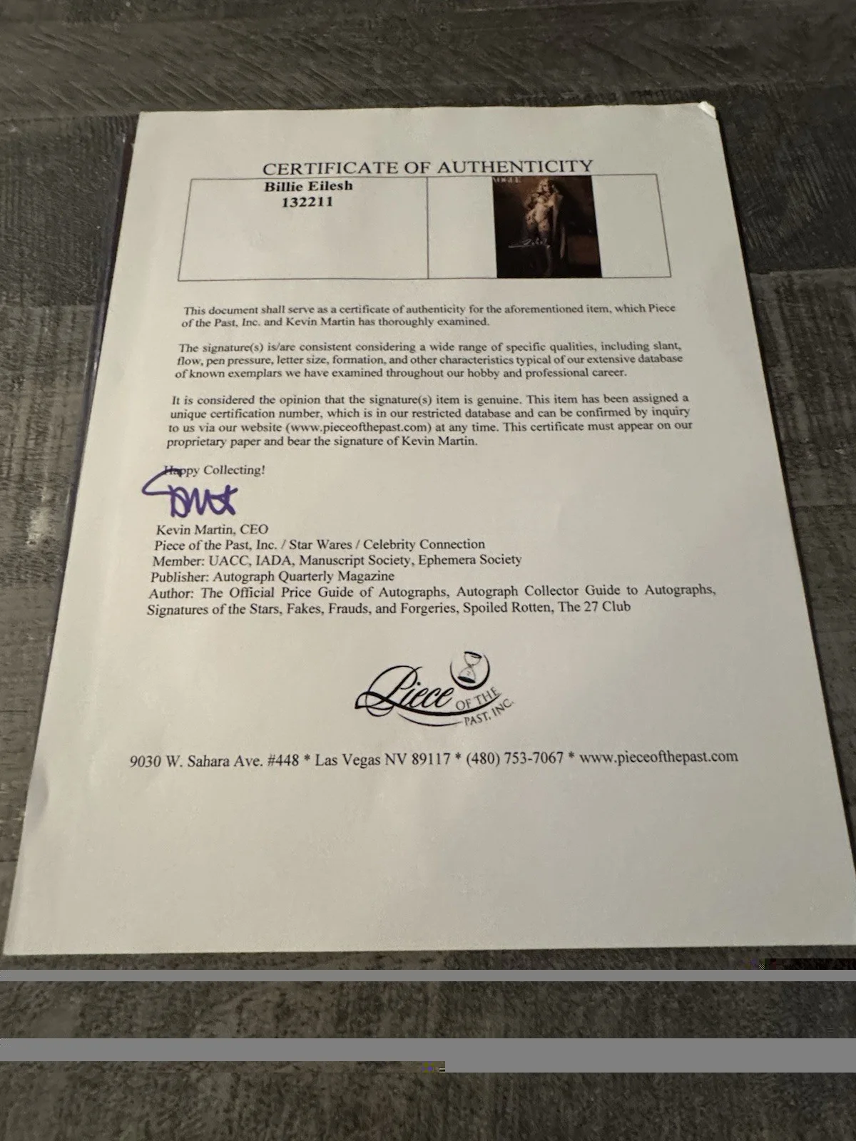 BILLIE EILISH Signed Autographed SEXY 8x10 Photo...MUSIC SUPERSTAR Dual COAs, изображение 4
