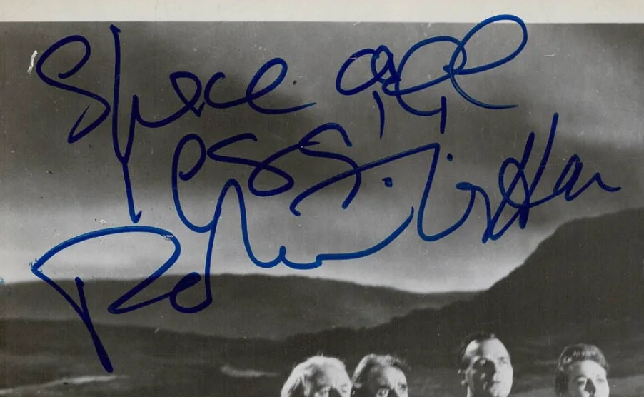 Patricia Laffan — Patricia Laffan Signed Autographed Devil Girl From Mars Photo AMCo COA 22100, изображение 2
