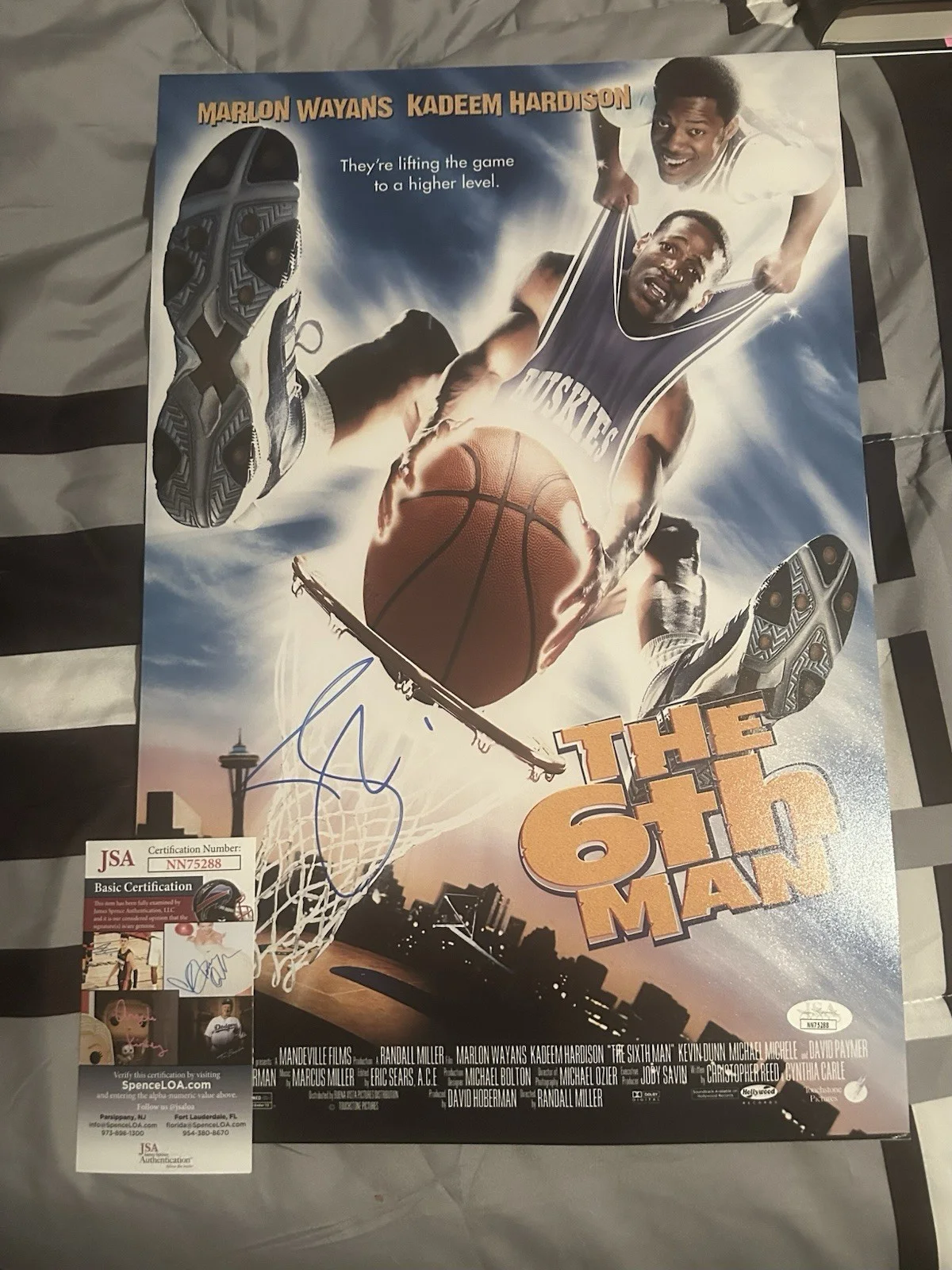 Marlon Wayans — Marlon Wayans Signed 12x18 Movie Poster The 6th Man JSA