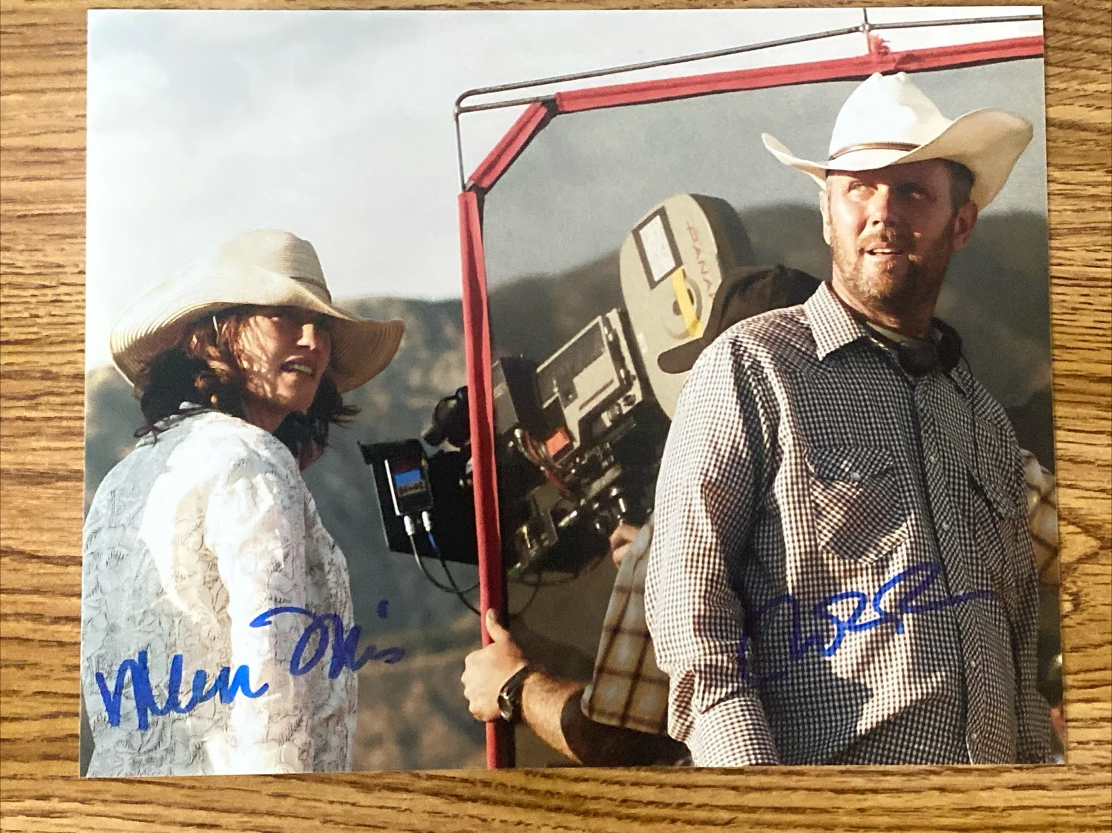 Jonathan Dayton, Valerie Faris — Valerie Faris & Jonathan Dayton Autographed 8x10 Photo Little Miss Sunshine