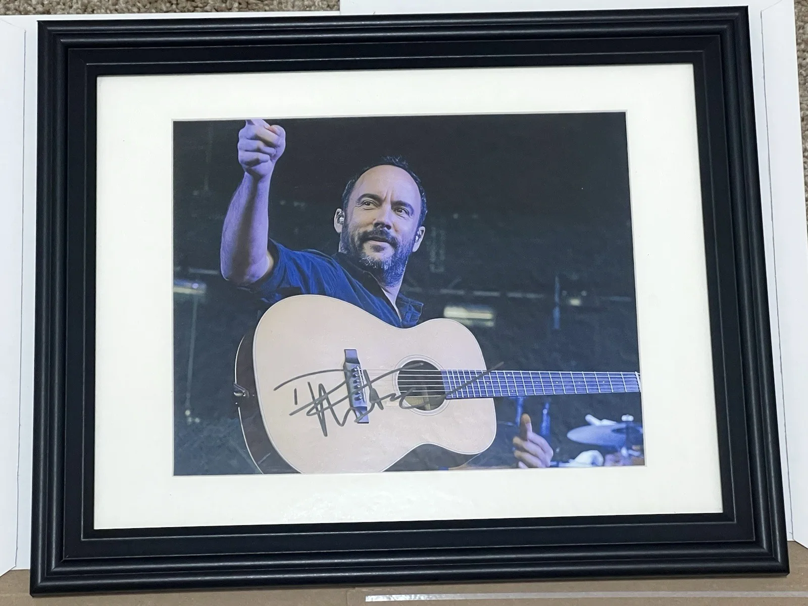 DAVE MATTHEWS Autographed signed 8 X 11.5 photo Fully Framed, image 2