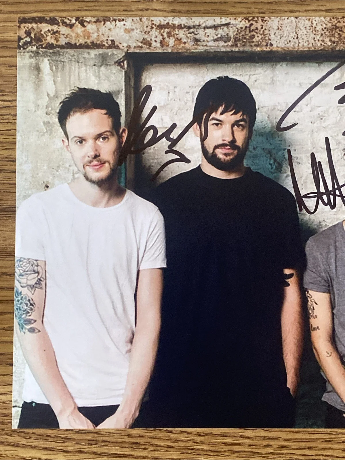The 1975 Autographed 8x10 Photo Matt Healy Ross MacDonald George Daniel Band, изображение 2
