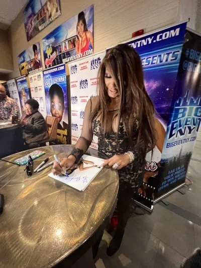 Traci Bingham autographed 8x10 Photo COA, image 2