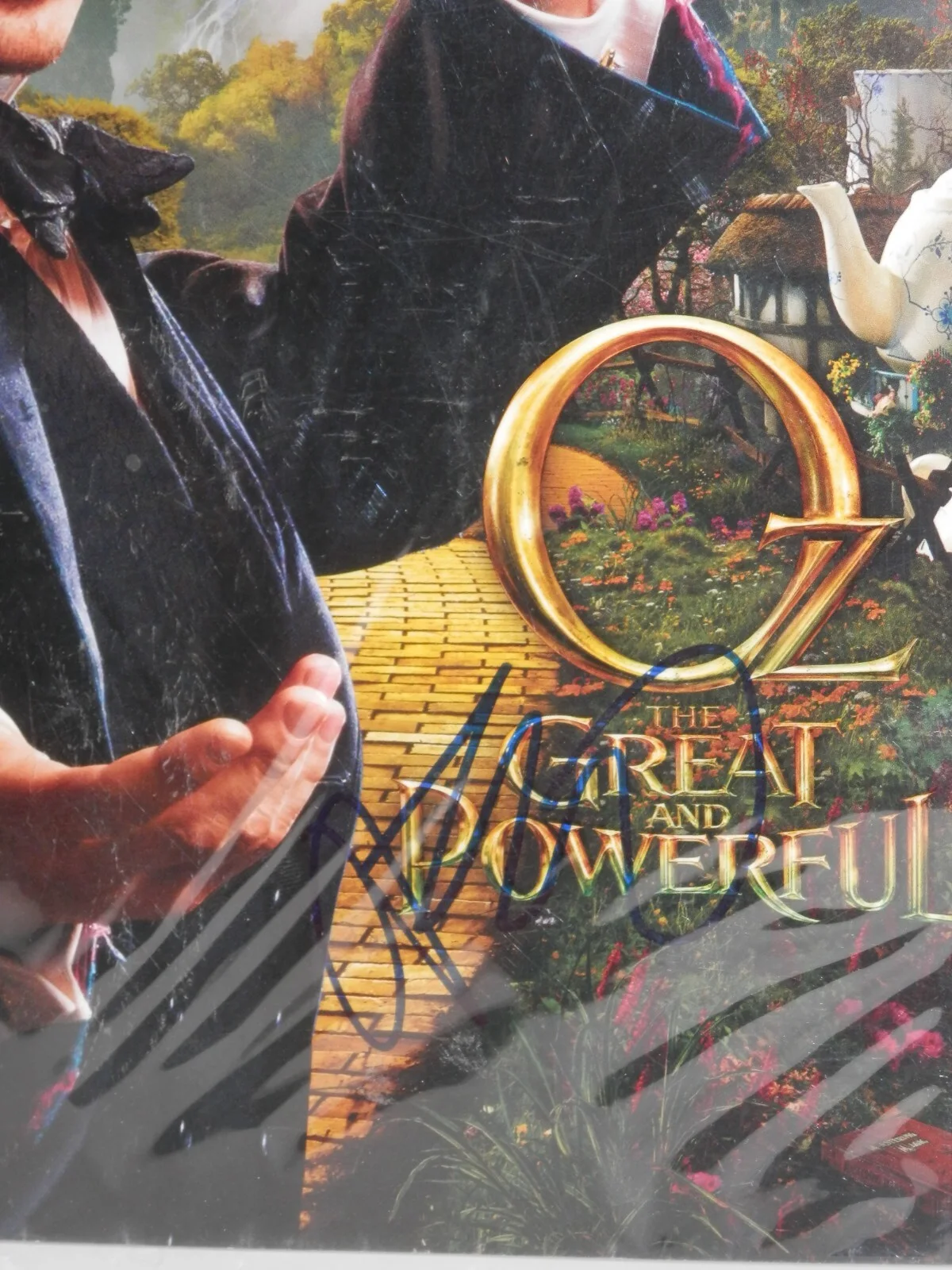 James Franco — Disney Twenty-Three Magazine JAMES FRANCO SIGNED Great and Powerful Oz D23 2013, image 3