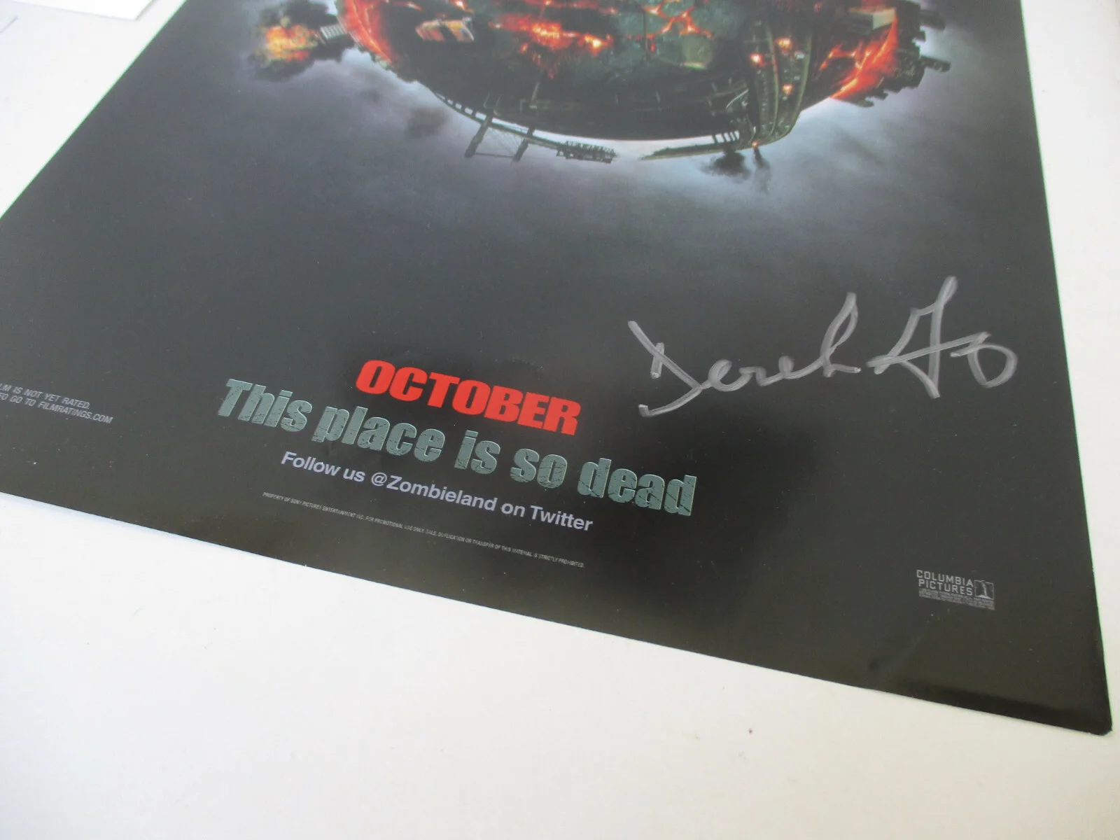 Derek Graf - the green haired clown — Zombieland Movie Poster Signed Clown Zombie Funny Horror Classic Derek Graf COA, изображение 3