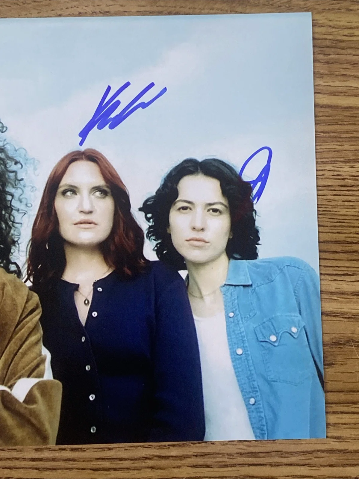 Muna Autographed 8x10 Photo Complete Band Saves the World, изображение 3