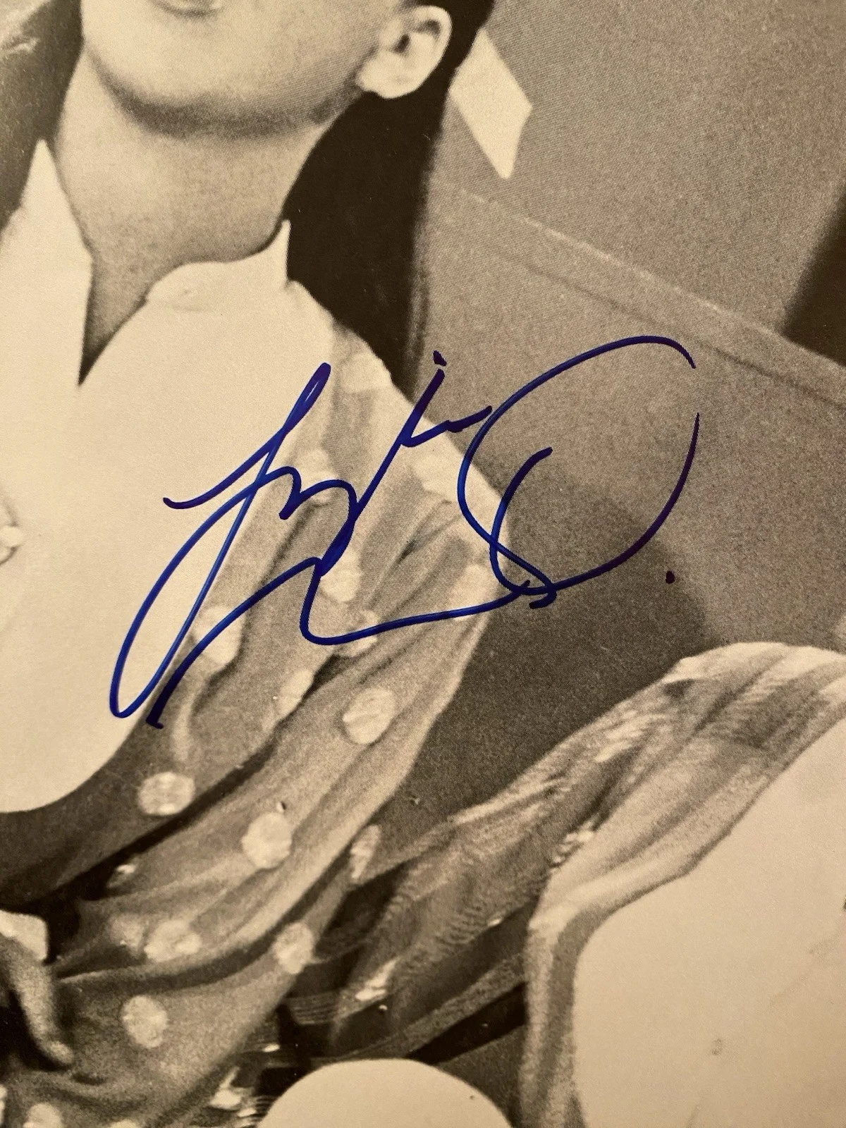 Liza Minnelli — Liza Minnelli Signed Autographed Photo With Judy Garland With COA, изображение 2