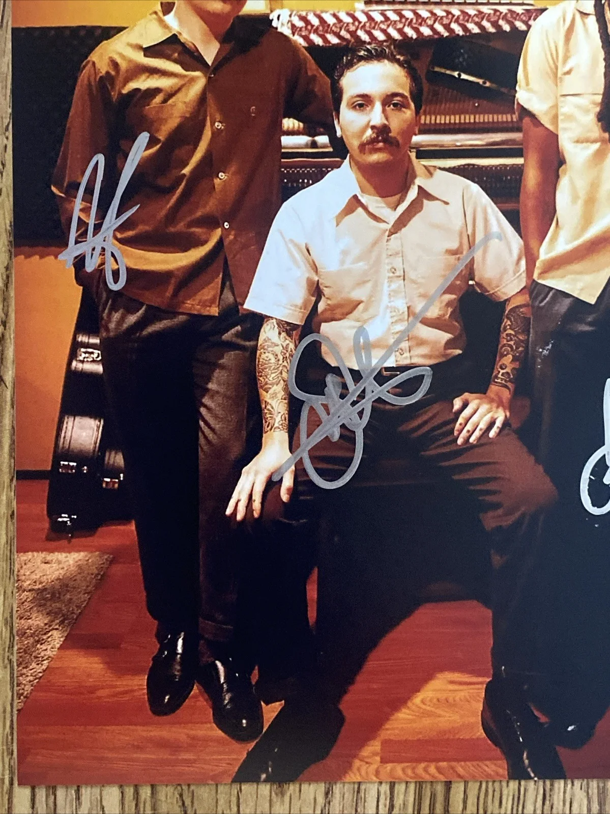 Thee Sacred Souls Autographed 8x10 Photo Complete Band, изображение 2