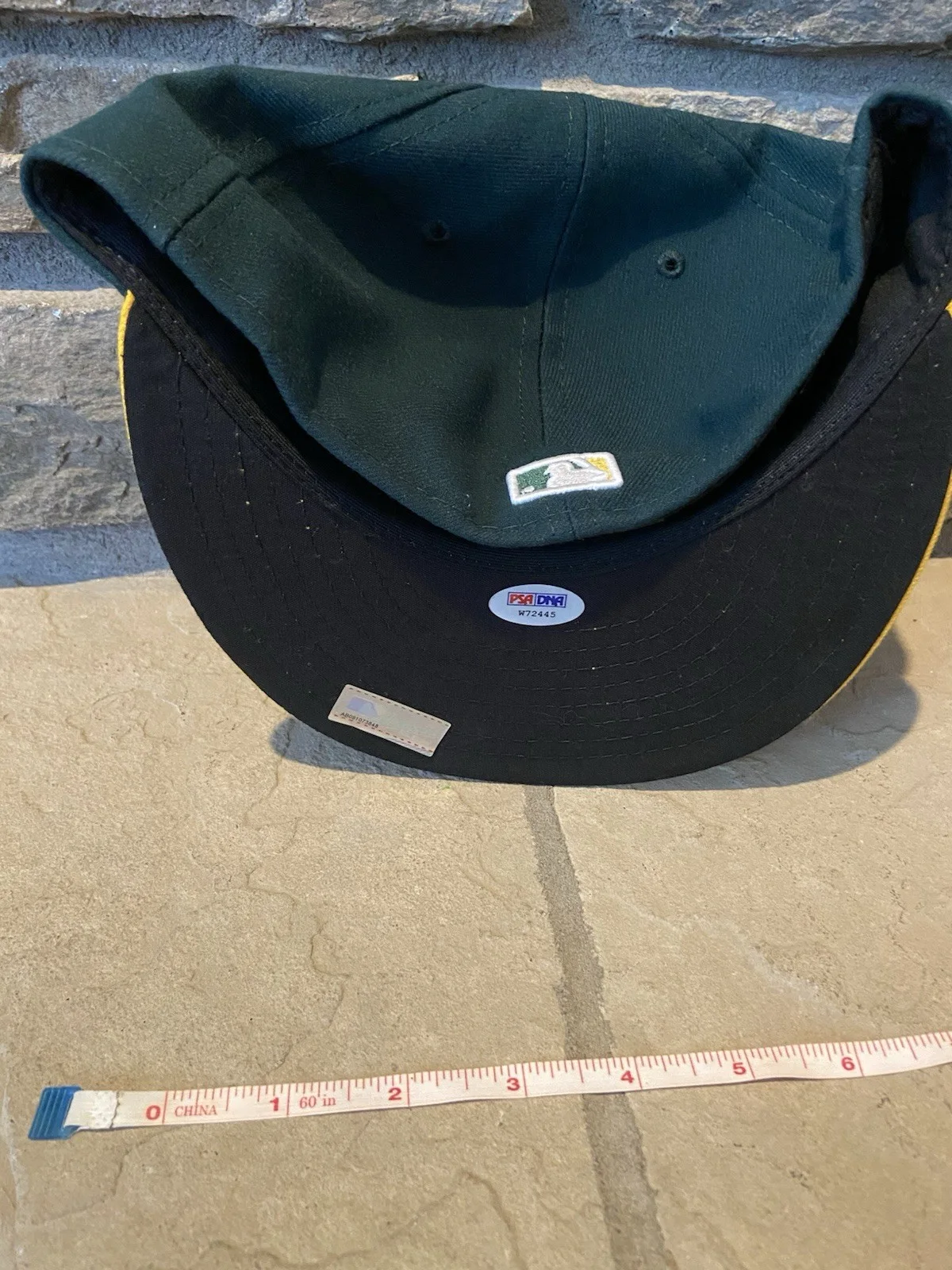 Brad Pitt — Brad Pitt Signed Baseball Hat - PSA COA - Moneyball Billy Beane Oakland A’s MLB, изображение 3