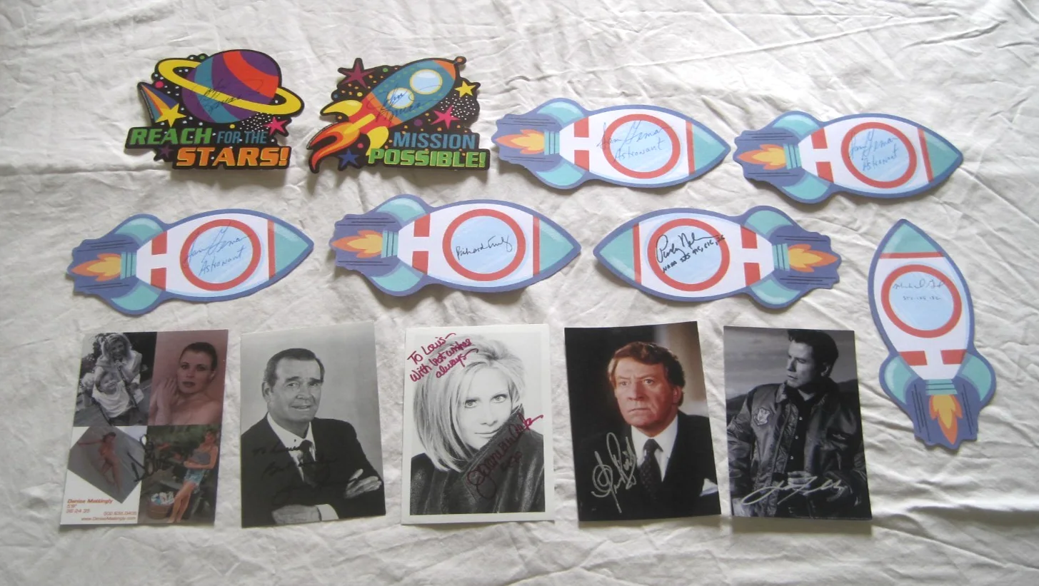 Huge Autograph Lot 304 Signatures Movie TV Entertainment Music Sports NASA Mix, изображение 5